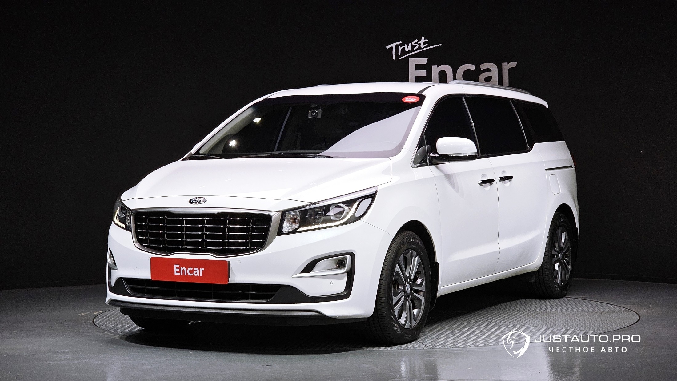 Автомобиль Kia Canival