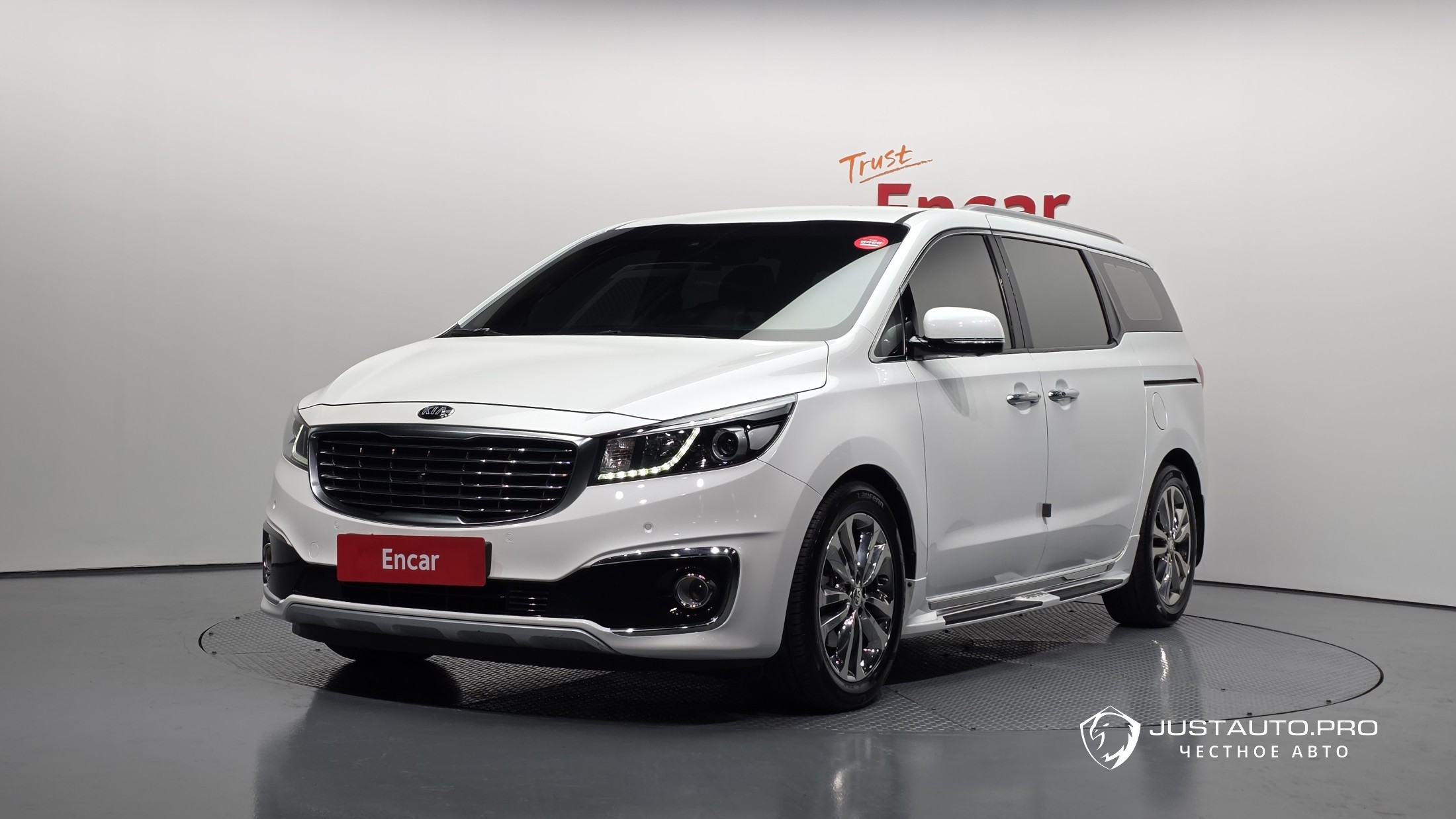 Автомобиль Kia Canival
