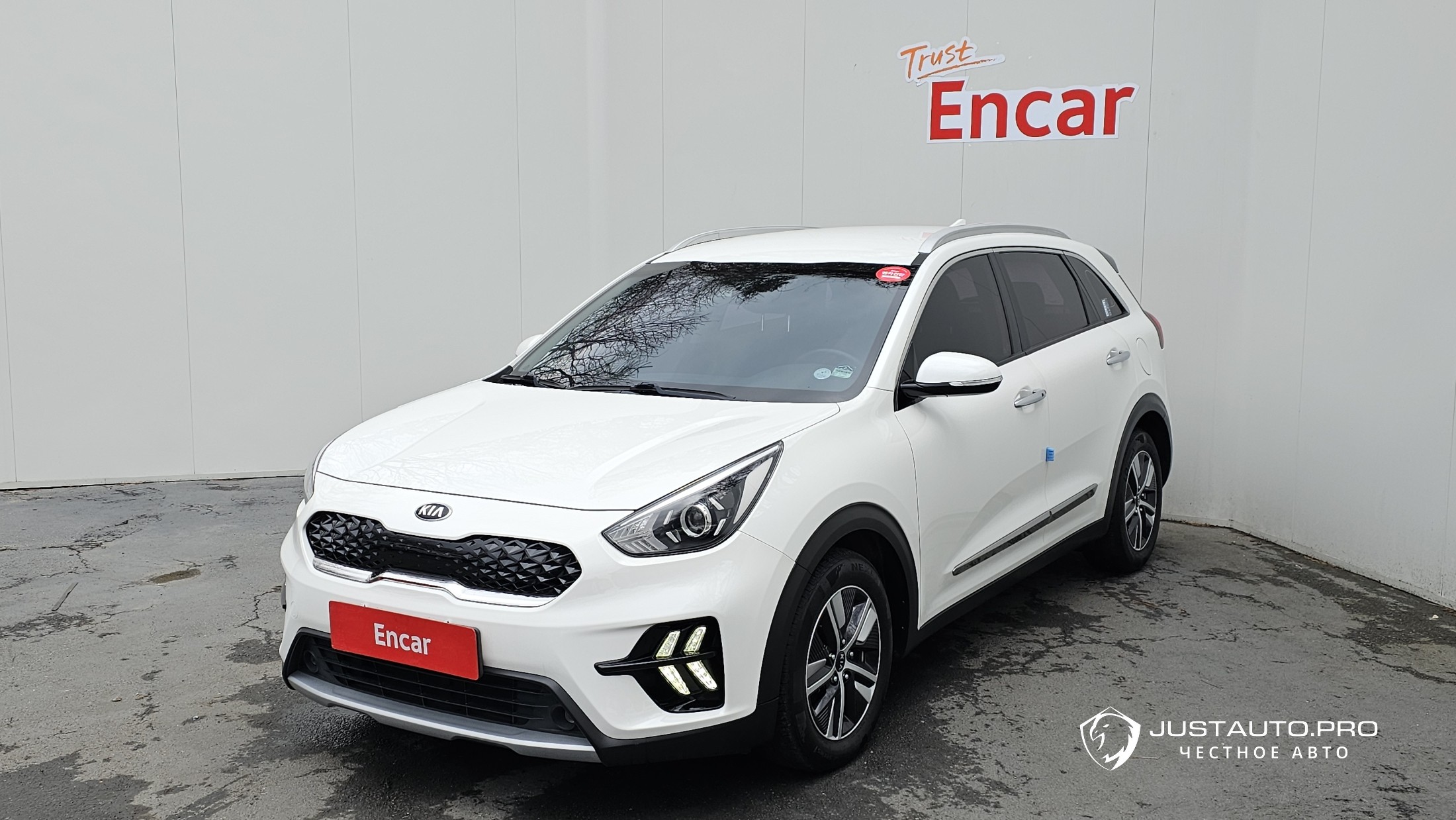 Автомобиль Kia Niro