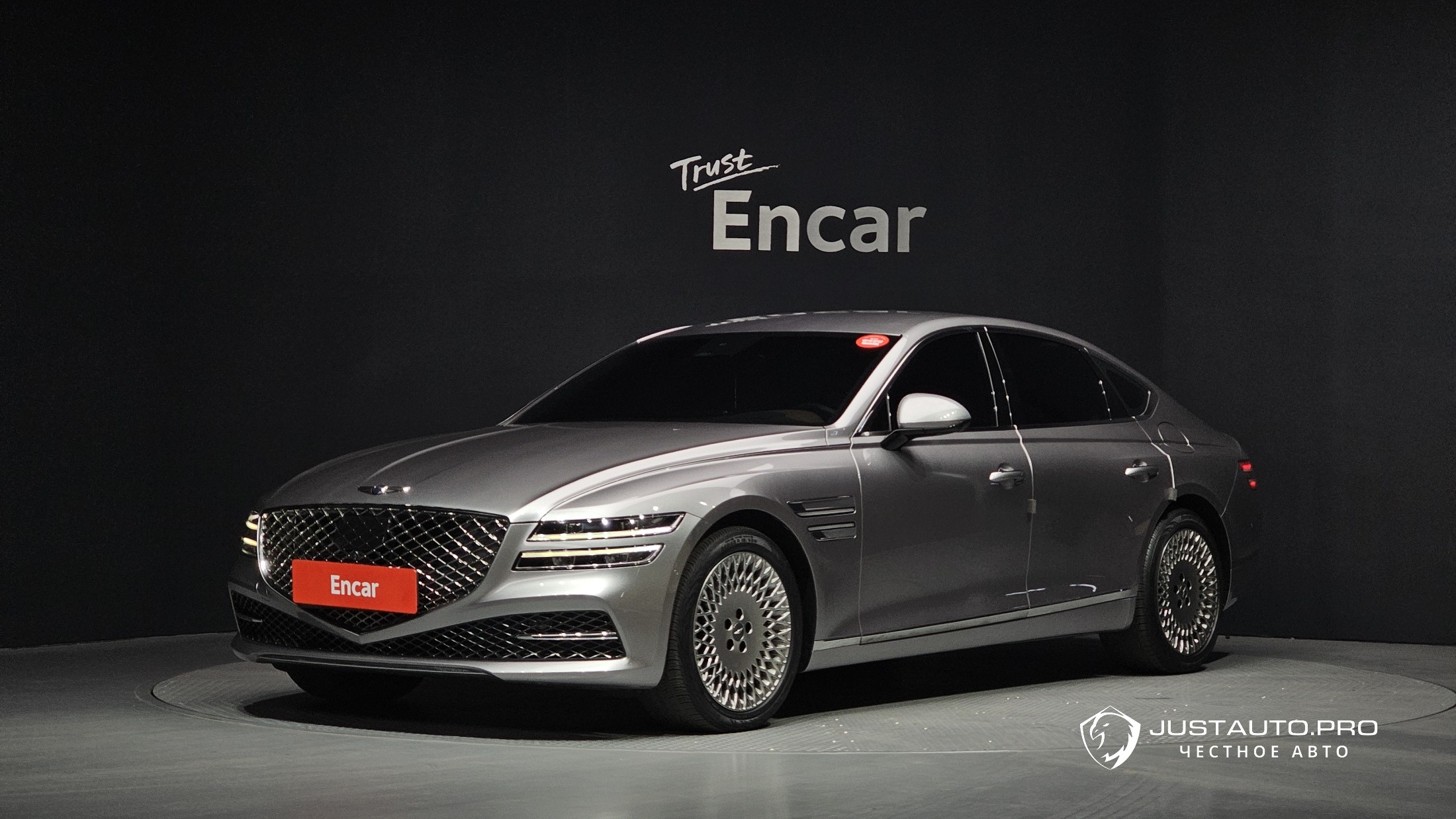 Автомобиль Genesis G80