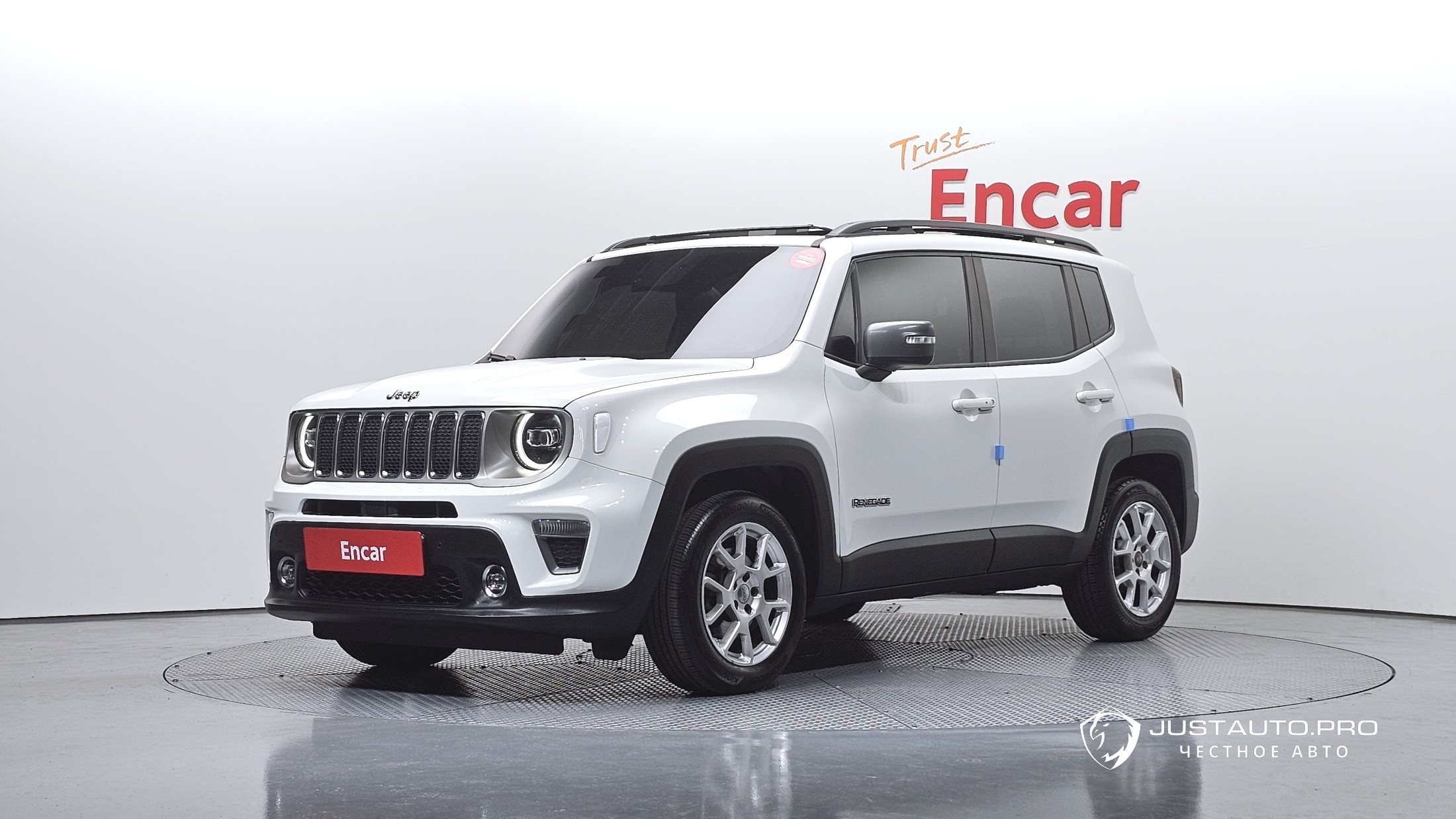 Автомобиль Jeep Renegade