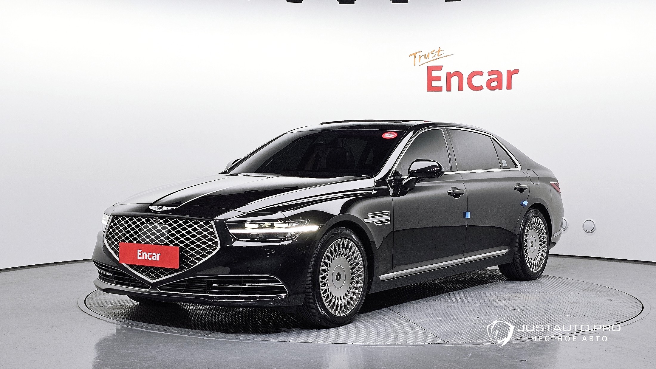 Автомобиль Genesis G90