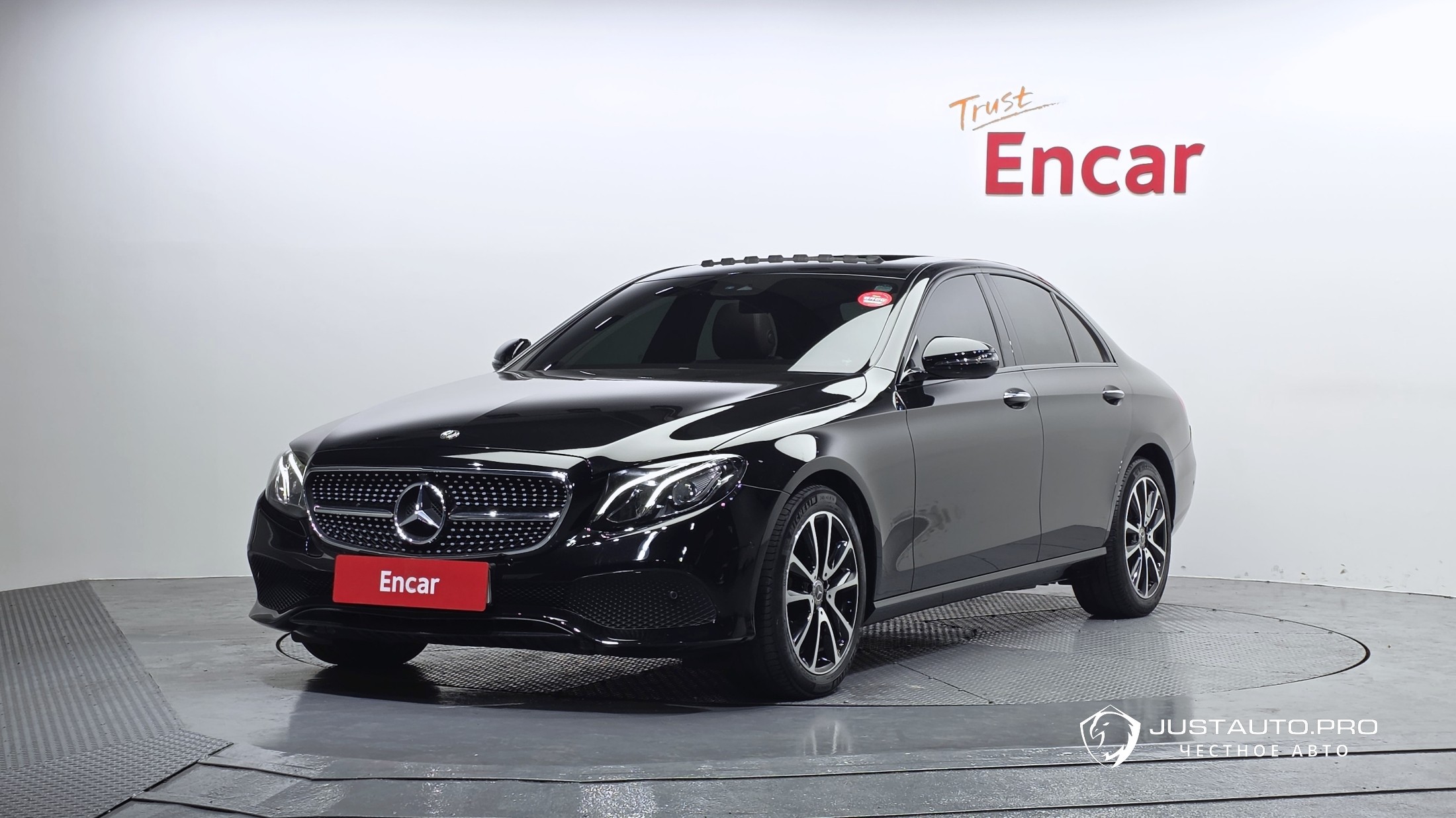 Автомобиль Mercedes-Benz E-Class