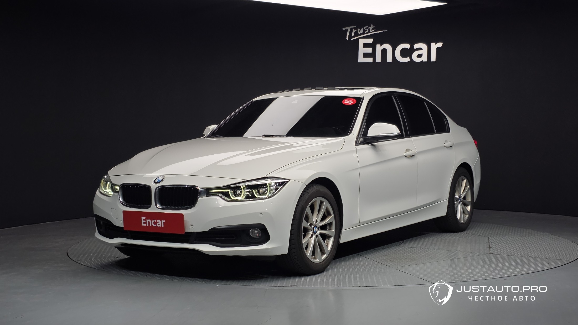 Автомобиль BMW 3-Series