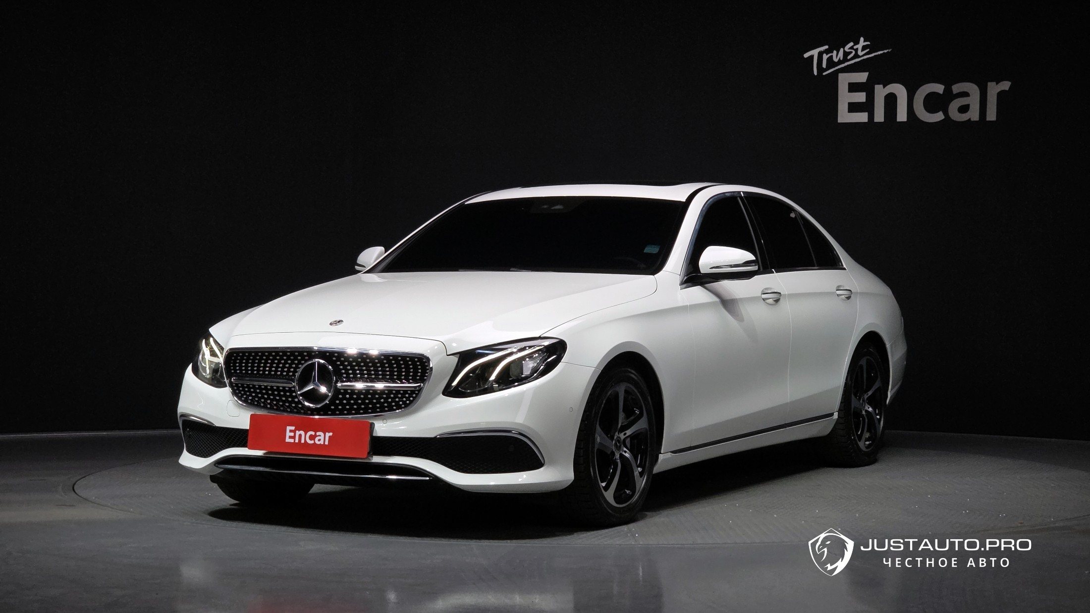 Автомобиль Mercedes-Benz E-Class