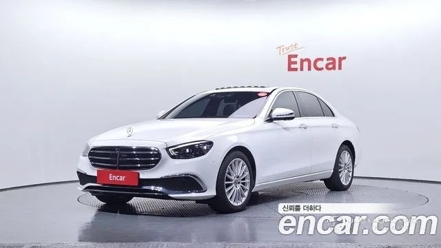 Автомобиль Mercedes-Benz E-Class