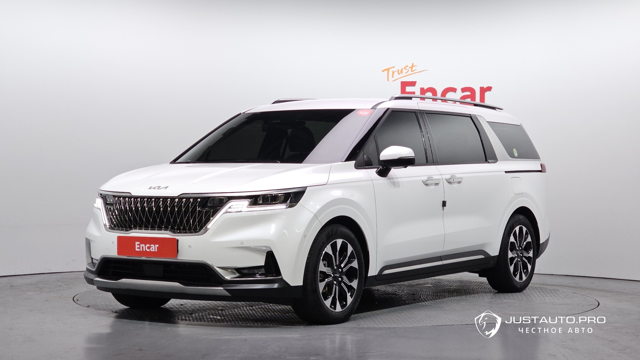 Автомобиль Kia Canival