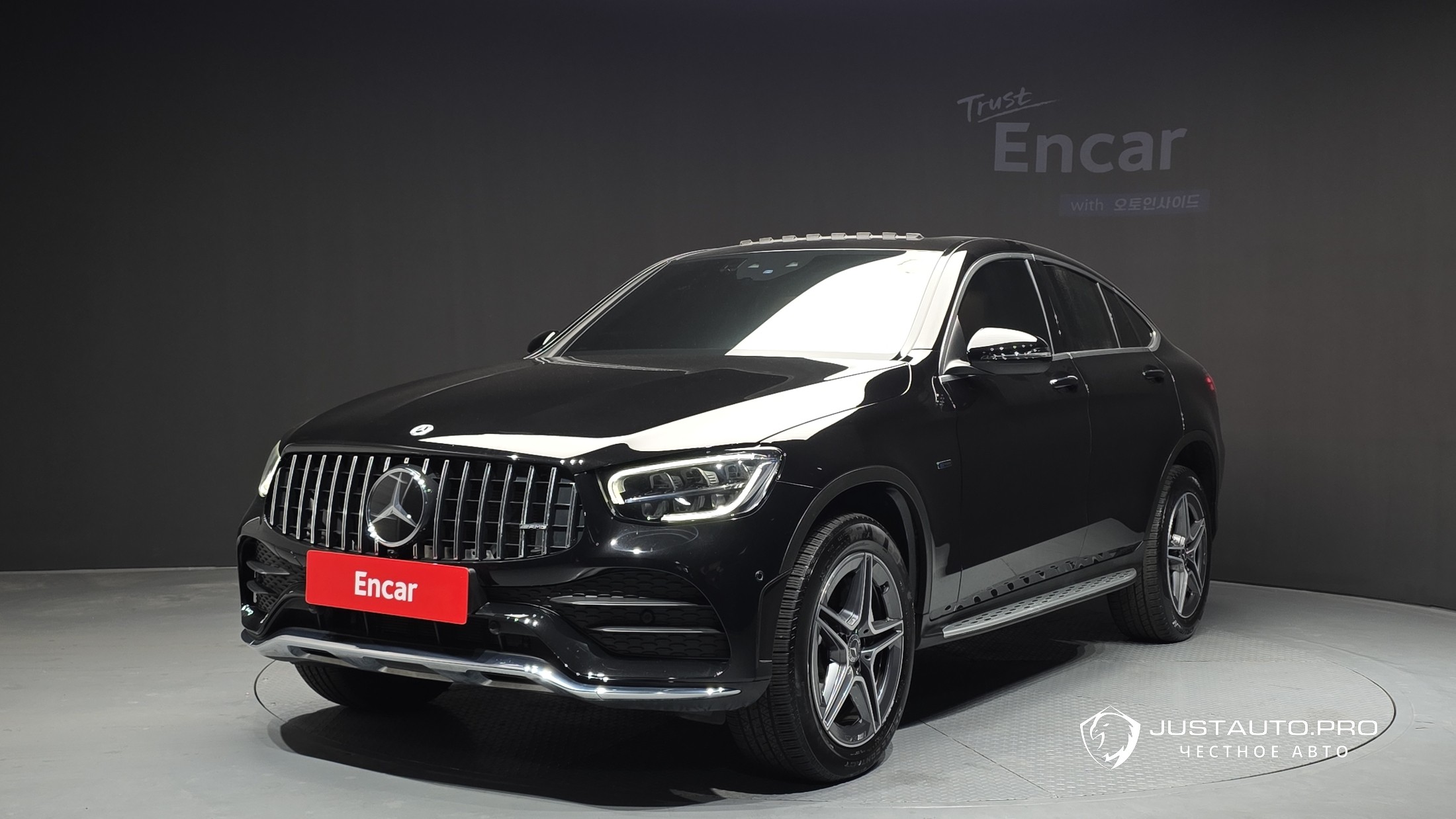 Автомобиль Mercedes-Benz GLC-Class