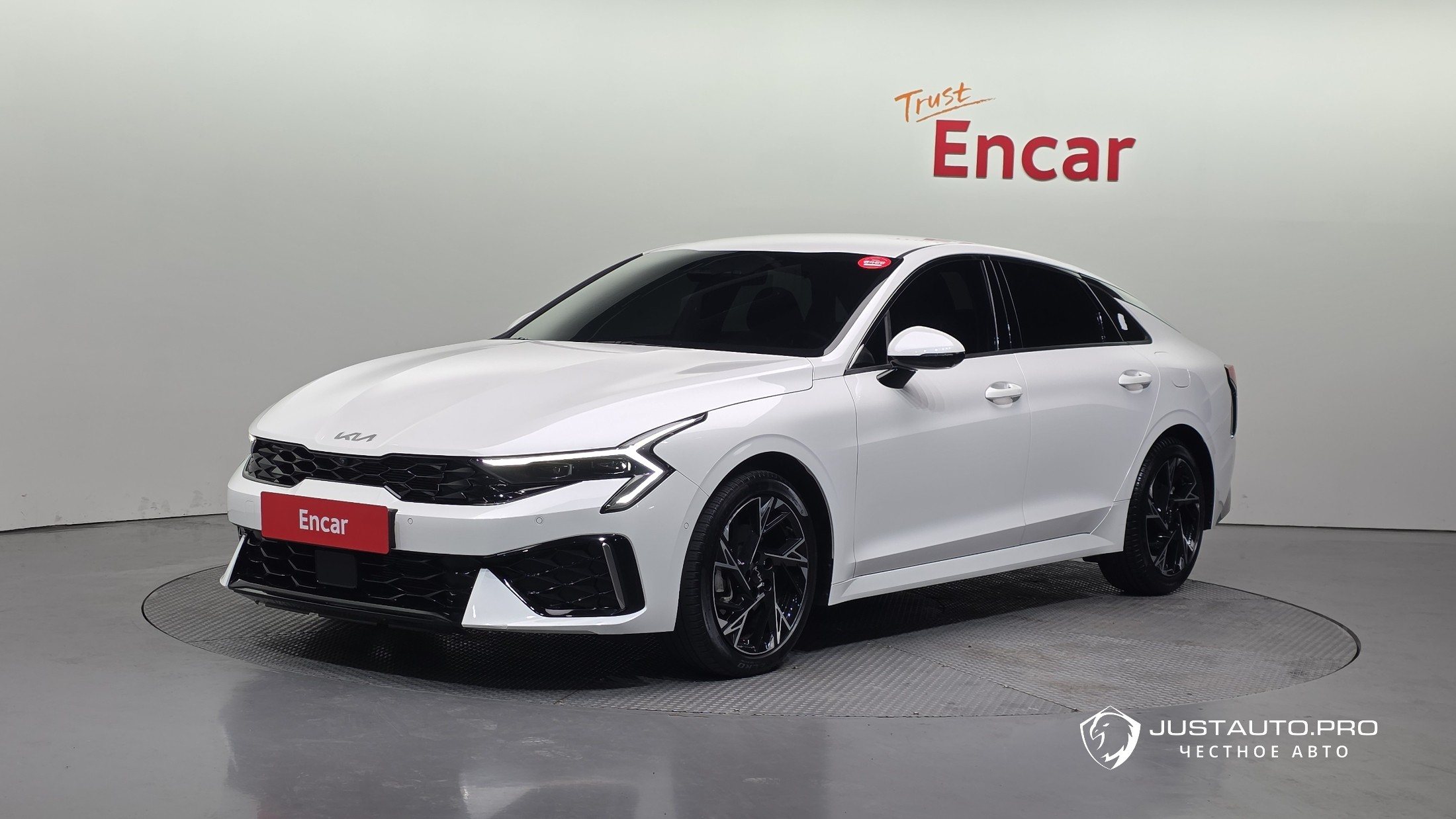 Автомобиль Kia K5