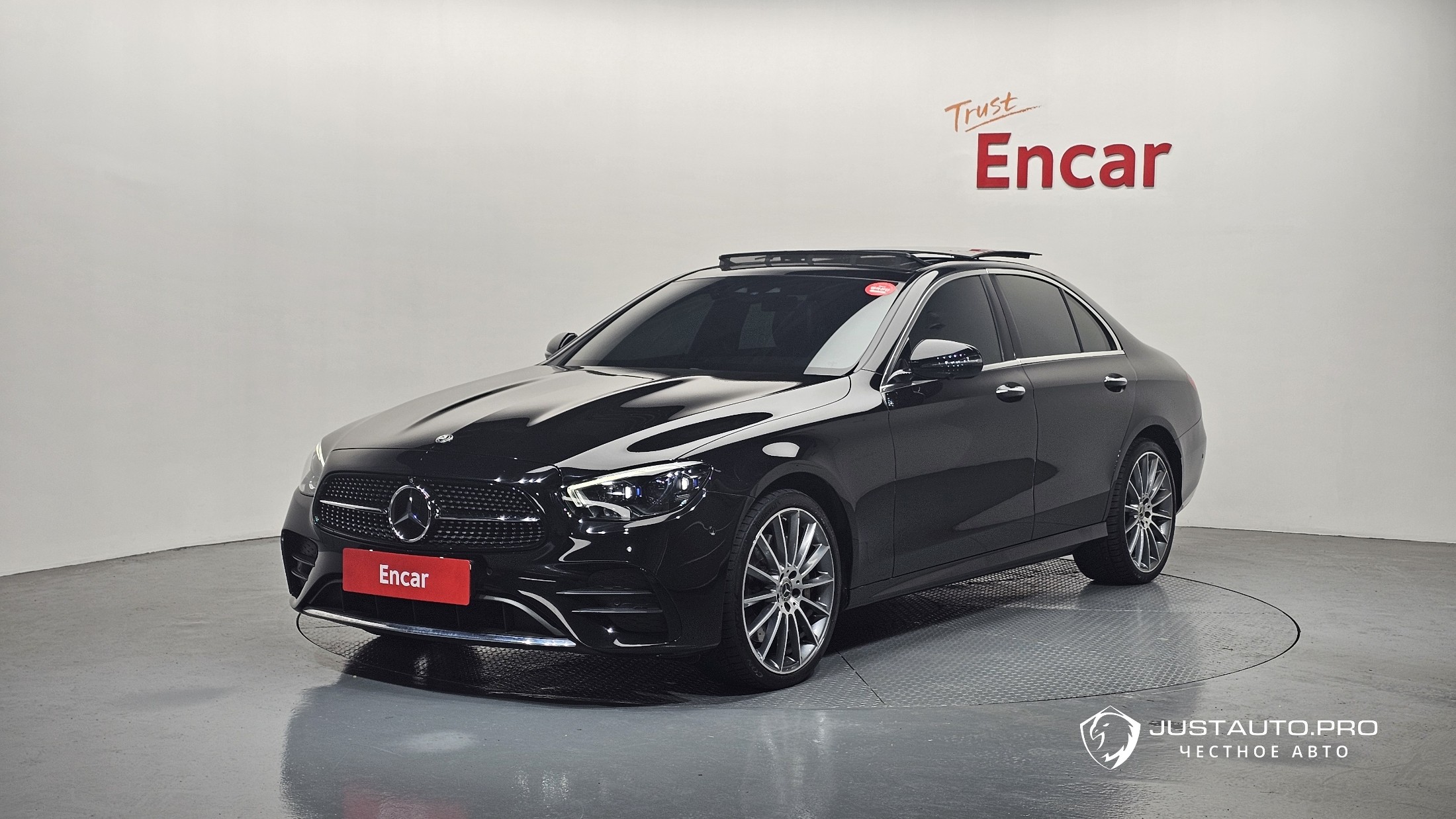 Автомобиль Mercedes-Benz E-Class