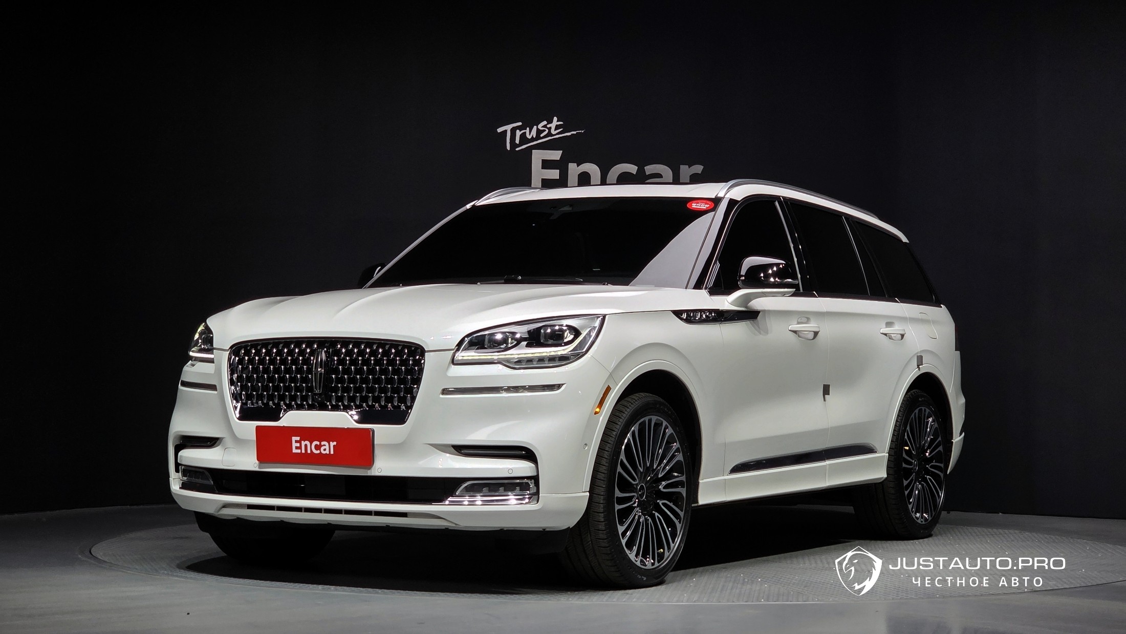 Автомобиль Lincoln Aviator