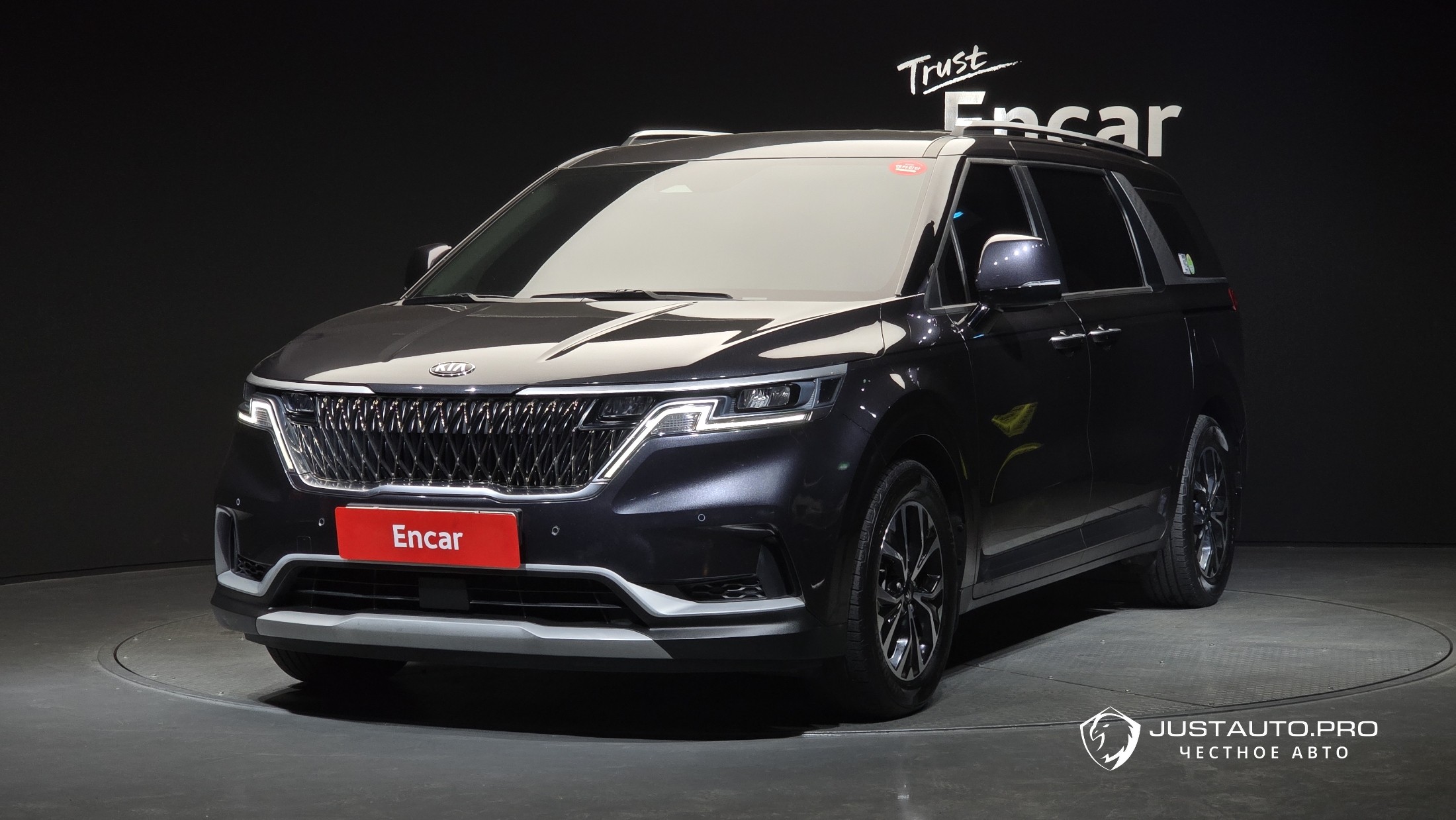 Автомобиль Kia Canival