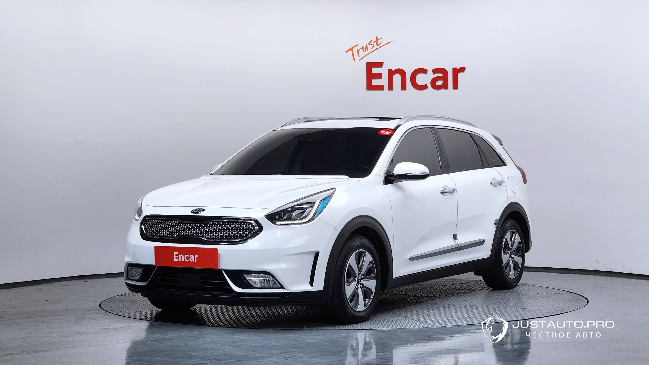Автомобиль Kia Niro