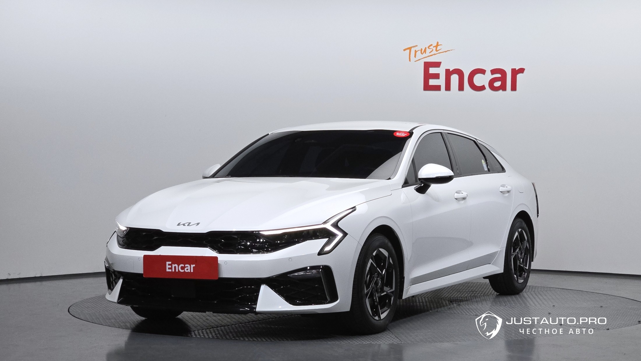 Автомобиль Kia K5