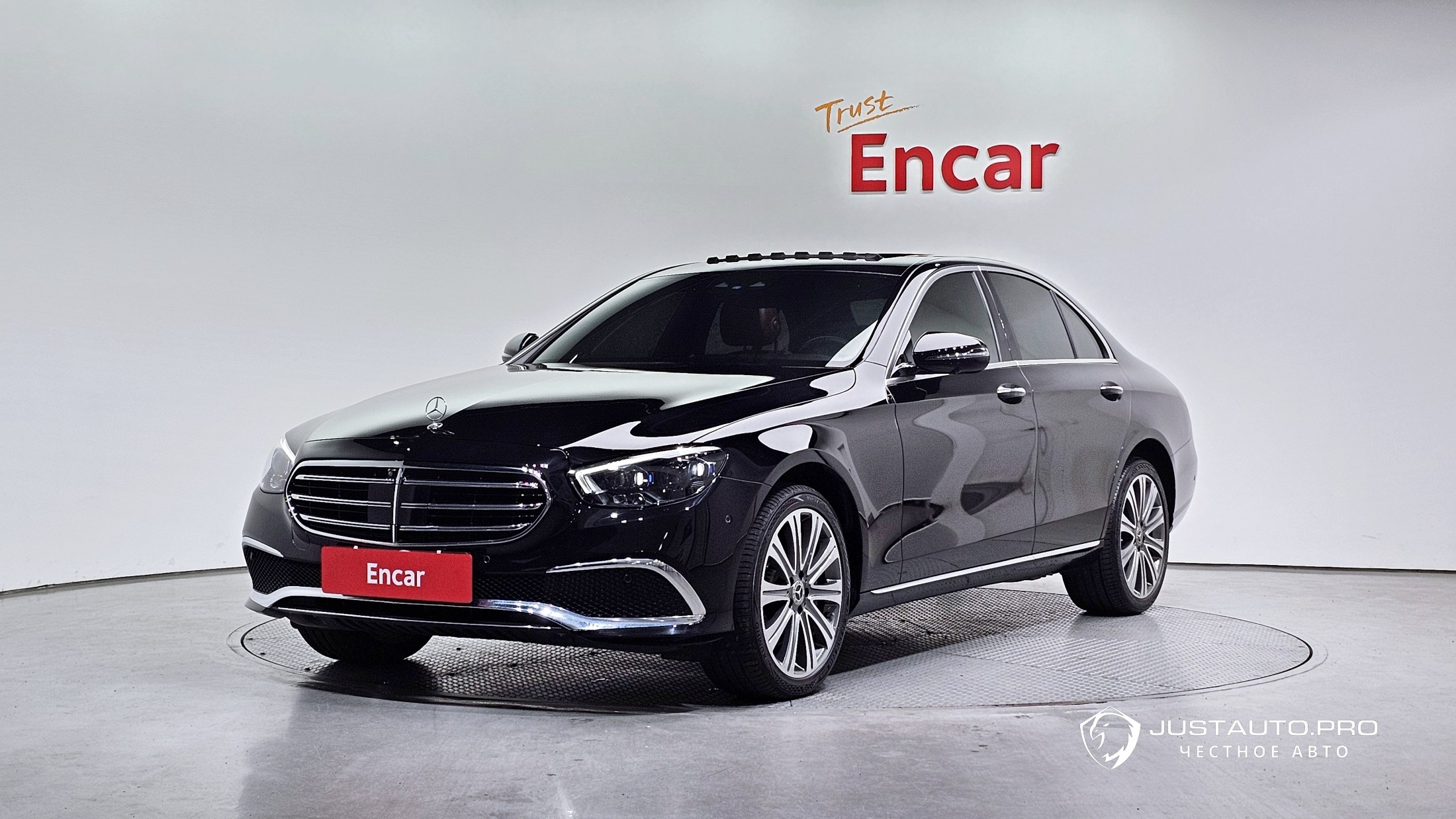 Автомобиль Mercedes-Benz E-Class