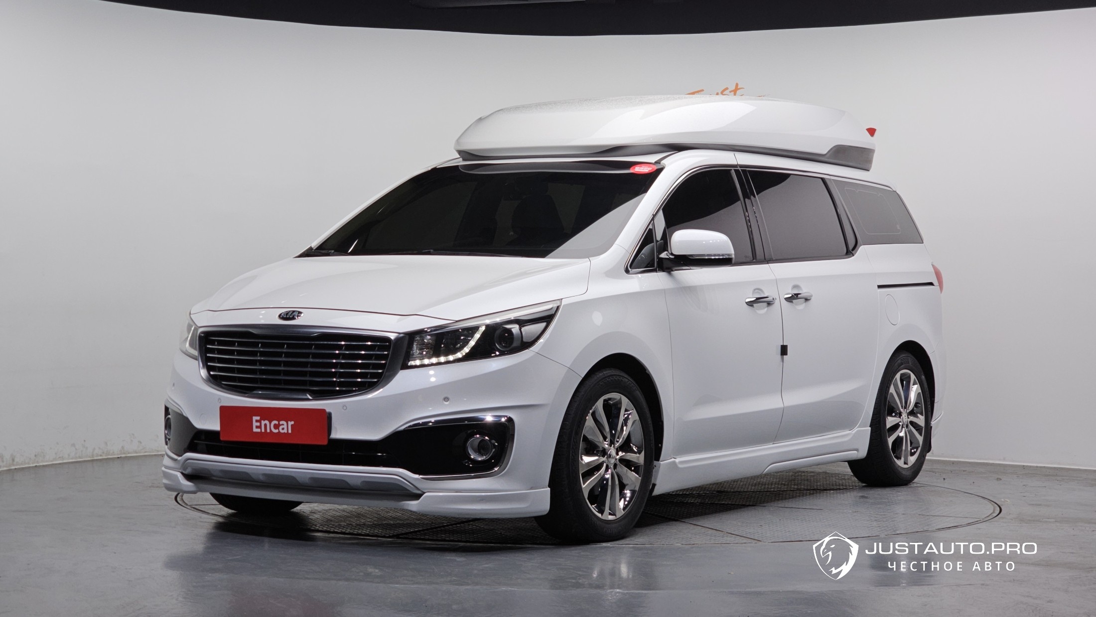 Автомобиль Kia Canival