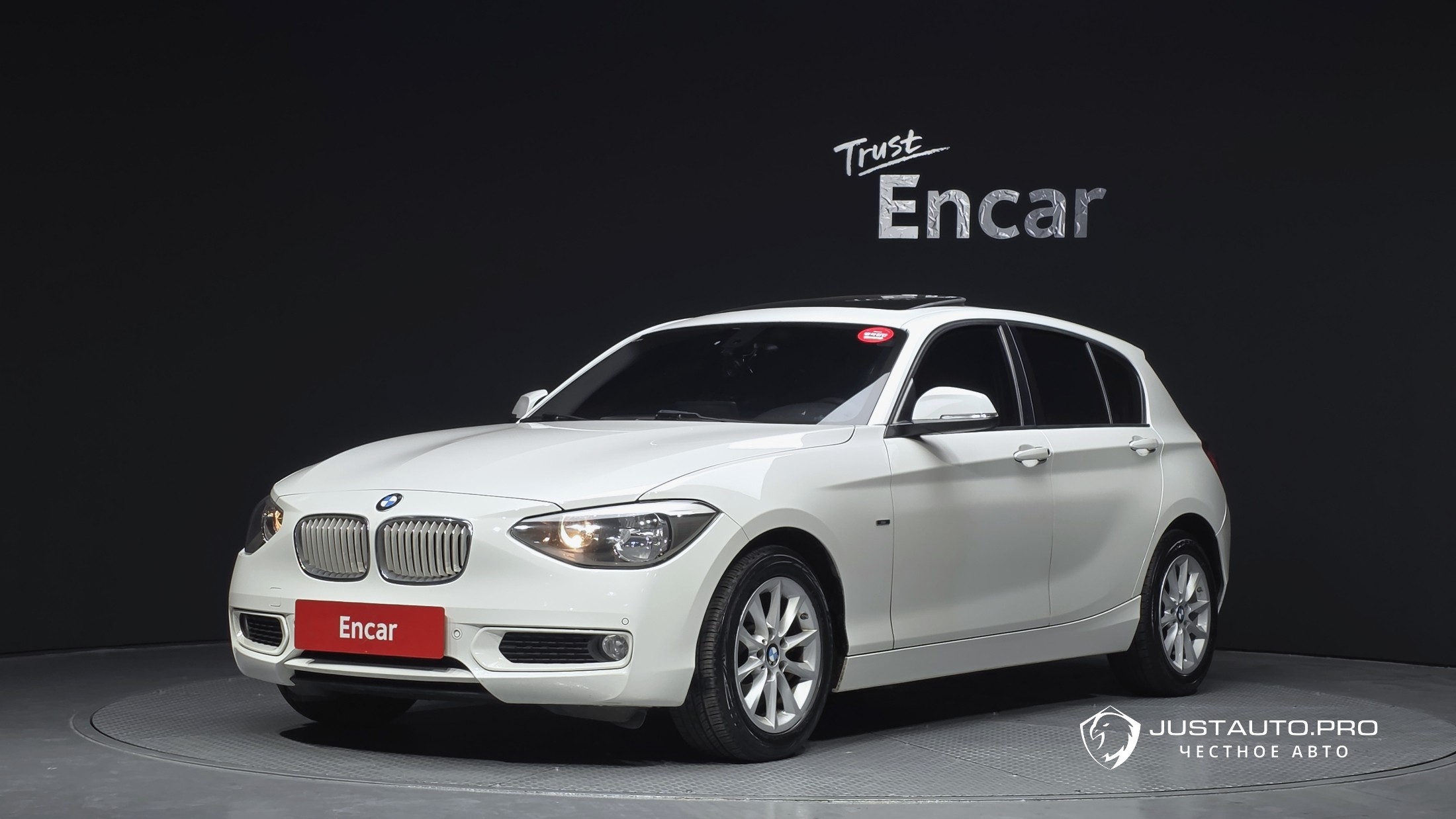 Автомобиль BMW 1-Series