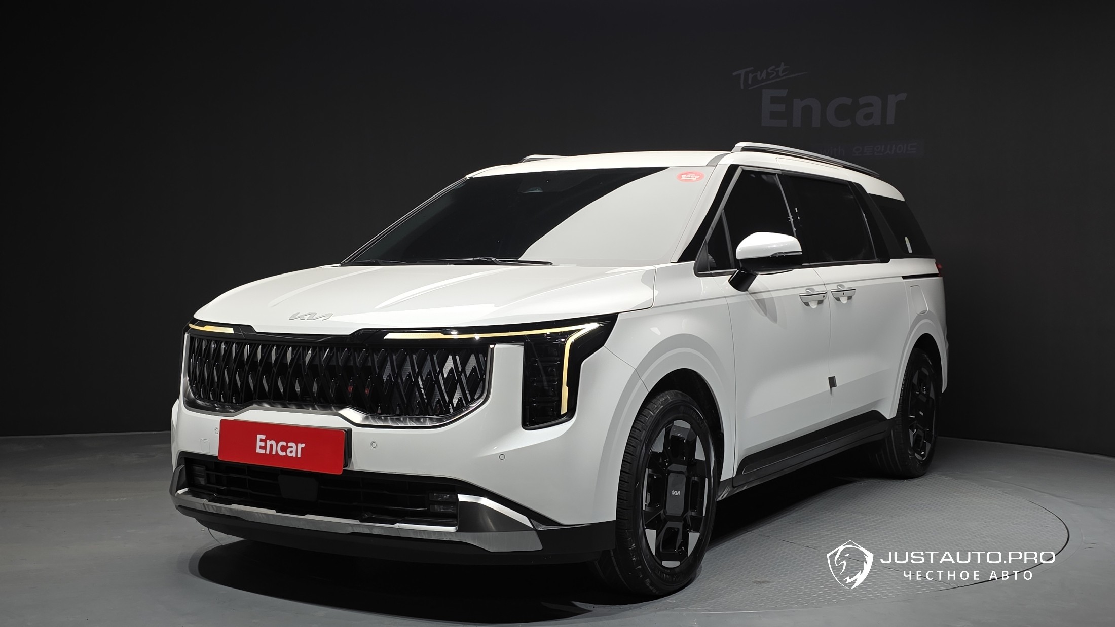 Автомобиль Kia Canival