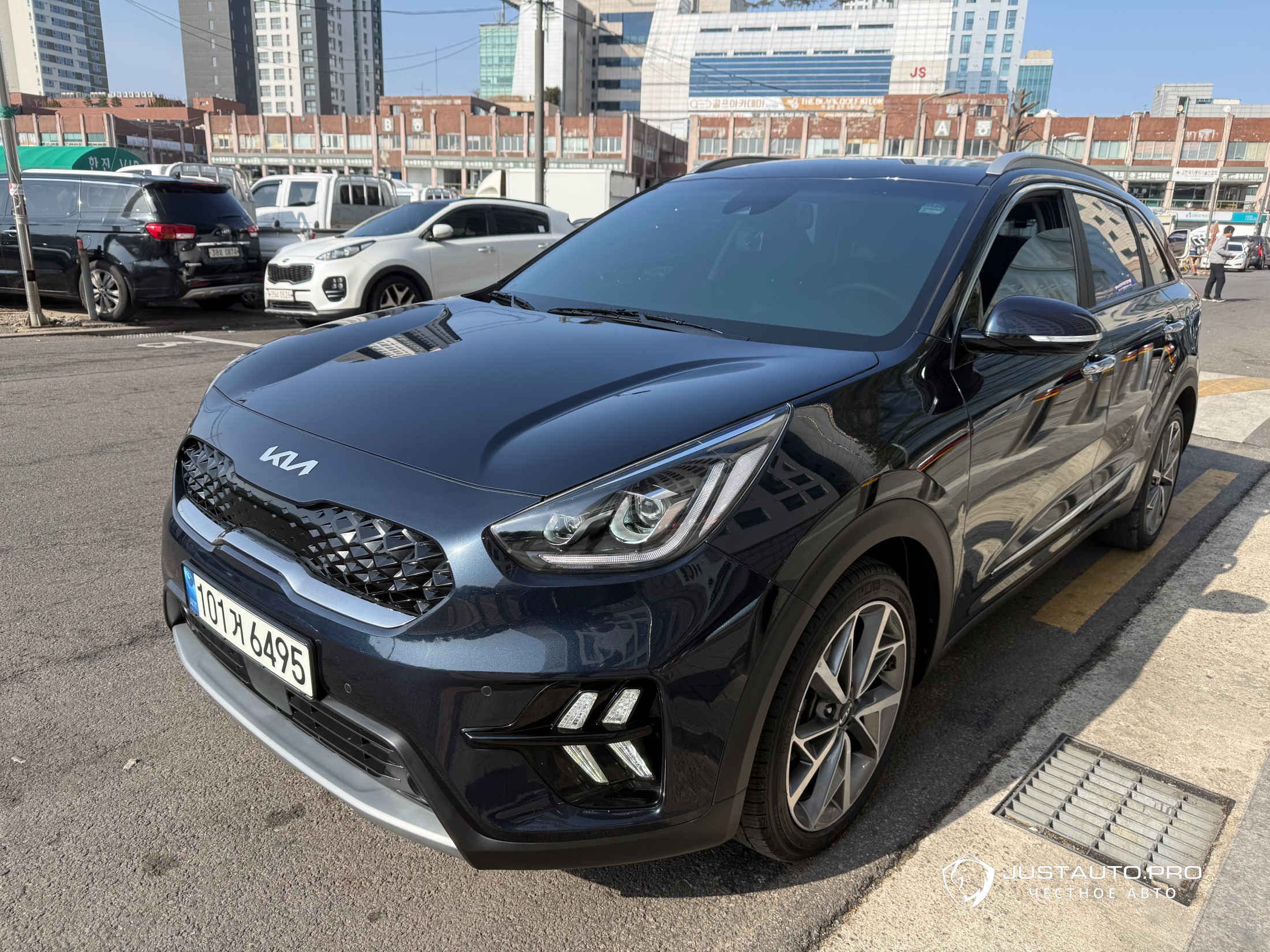 Автомобиль Kia Niro