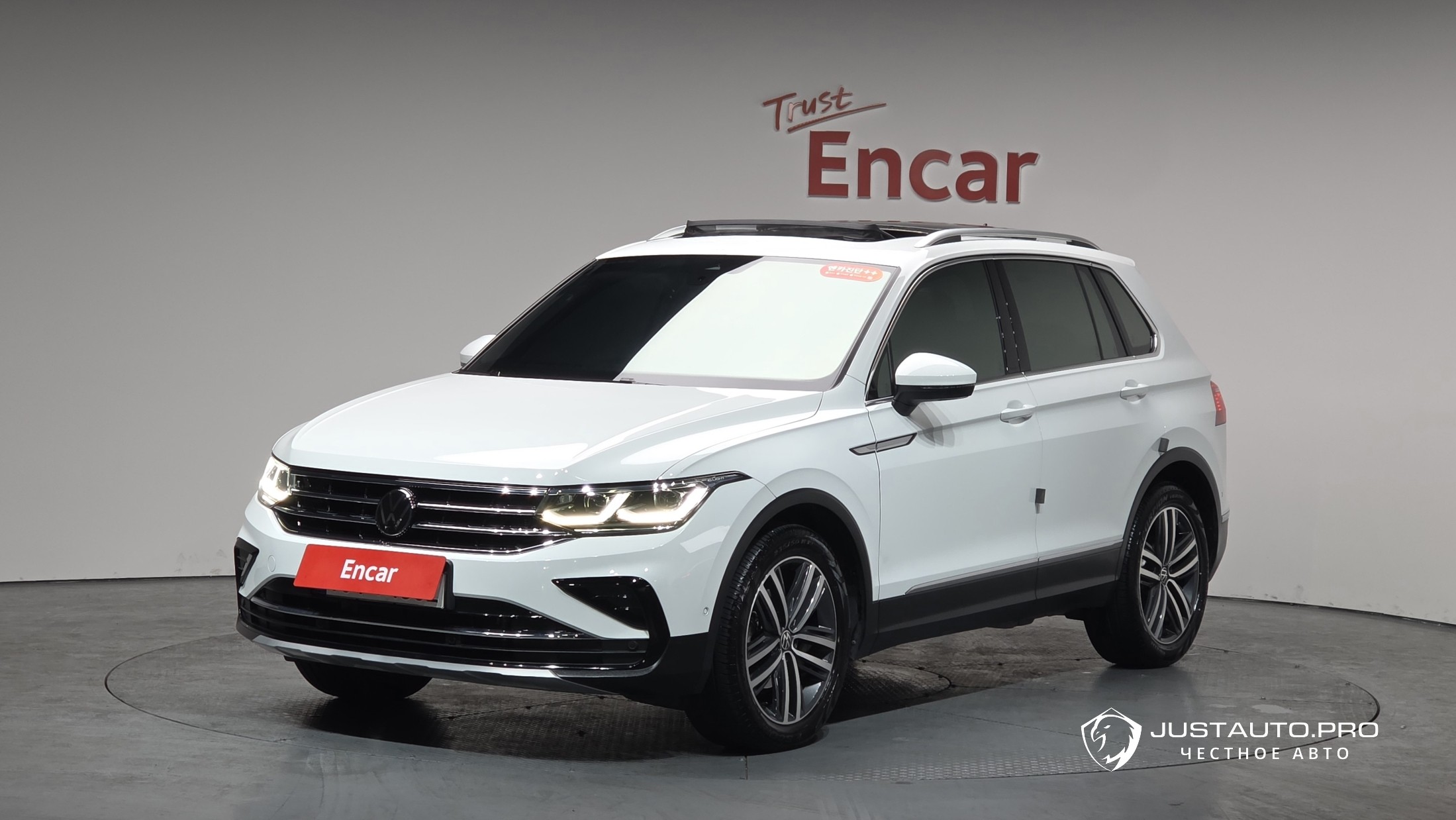 Автомобиль Volkswagen Tiguan