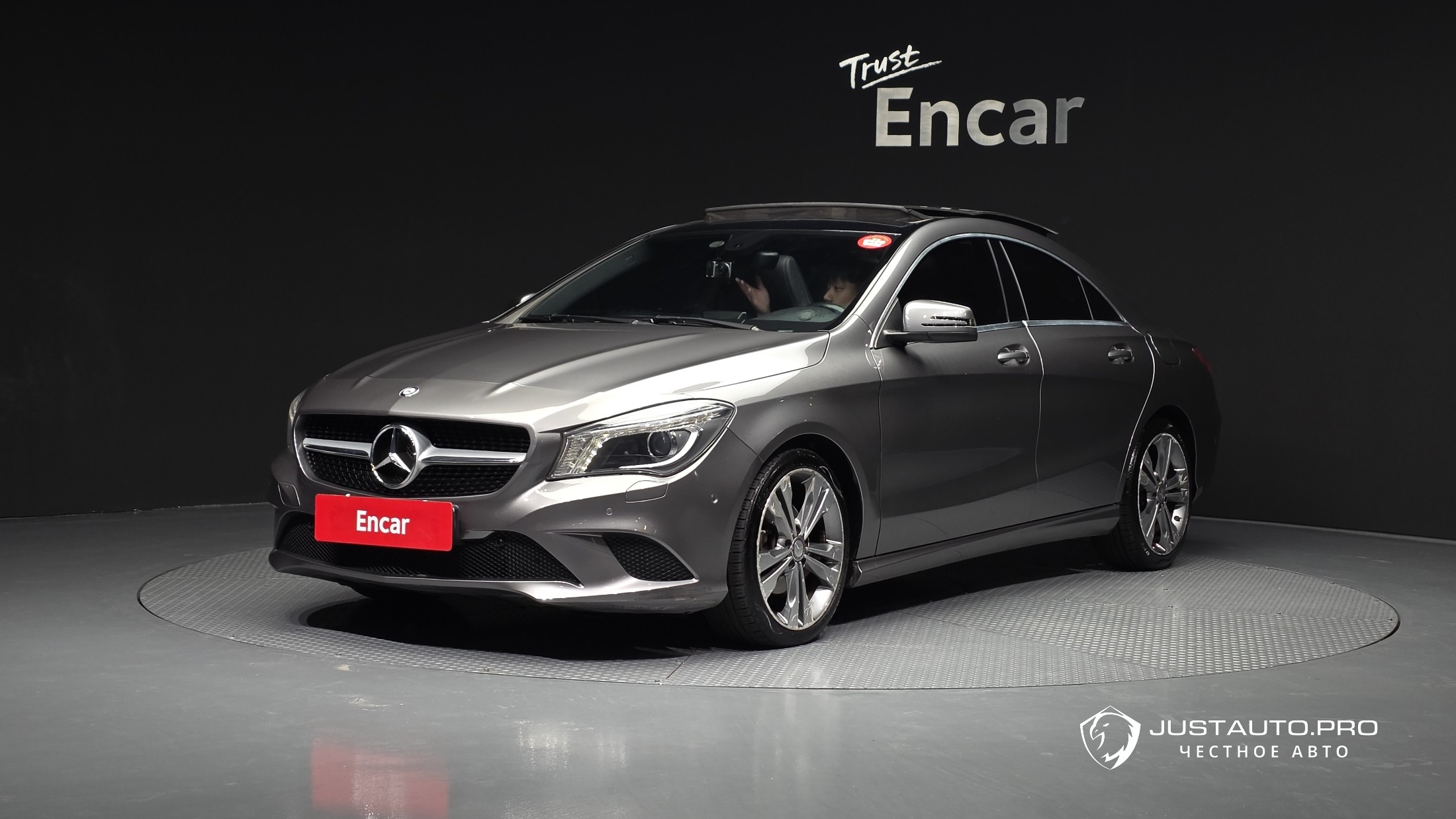 Автомобиль Mercedes-Benz CLA-Class