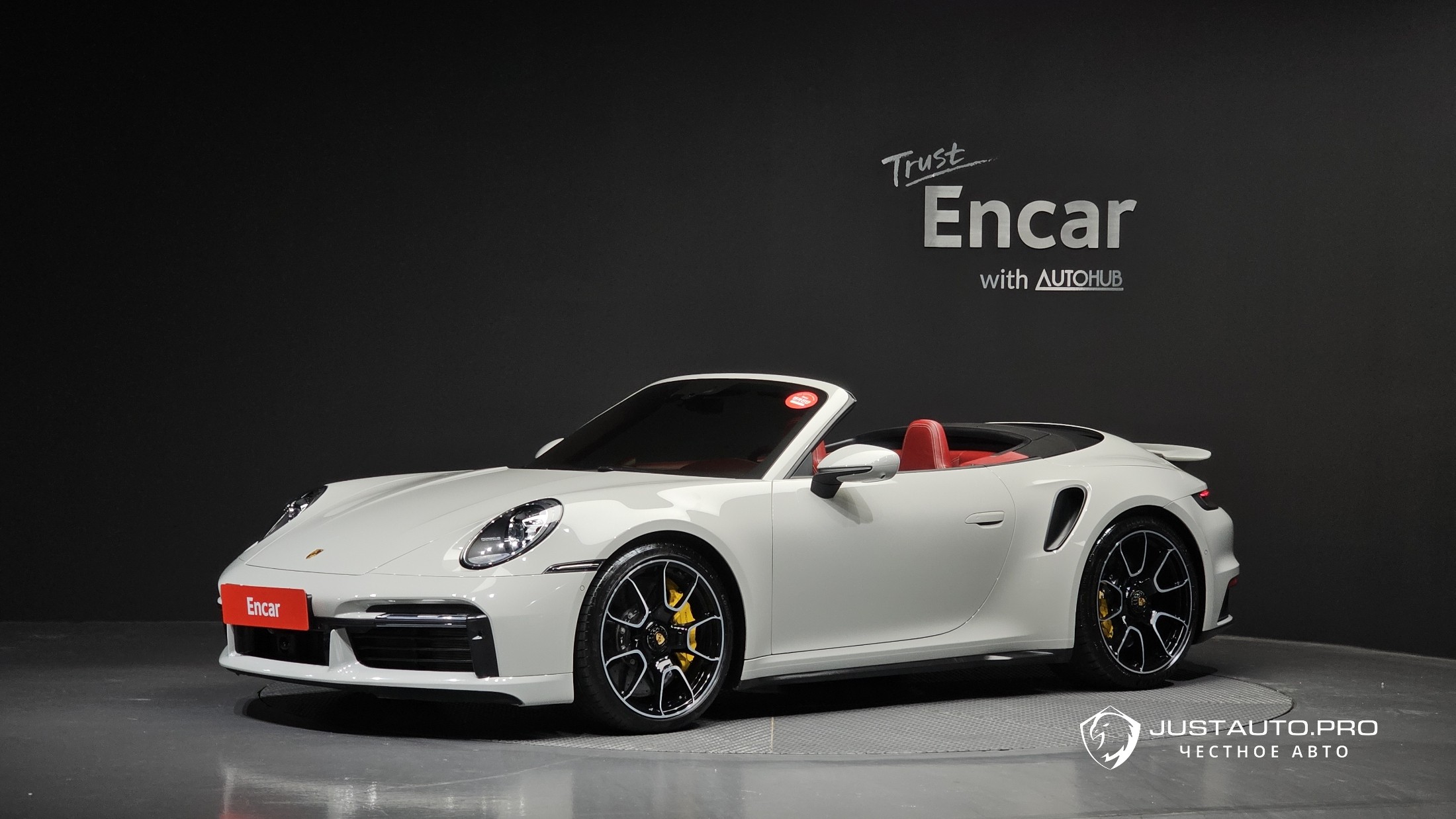 Автомобиль Porsche 911