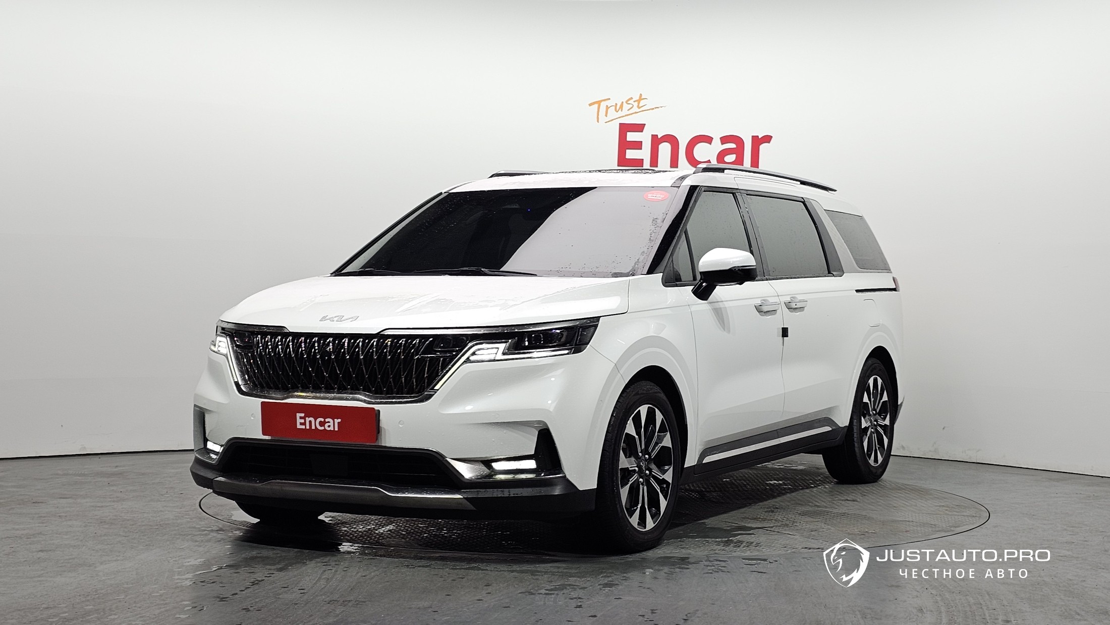 Автомобиль Kia Canival