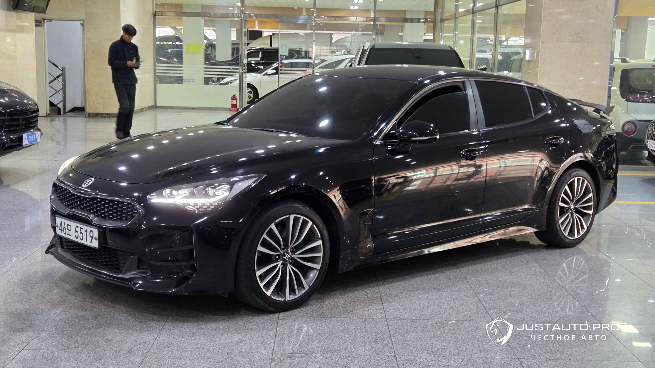Автомобиль Kia Stinger