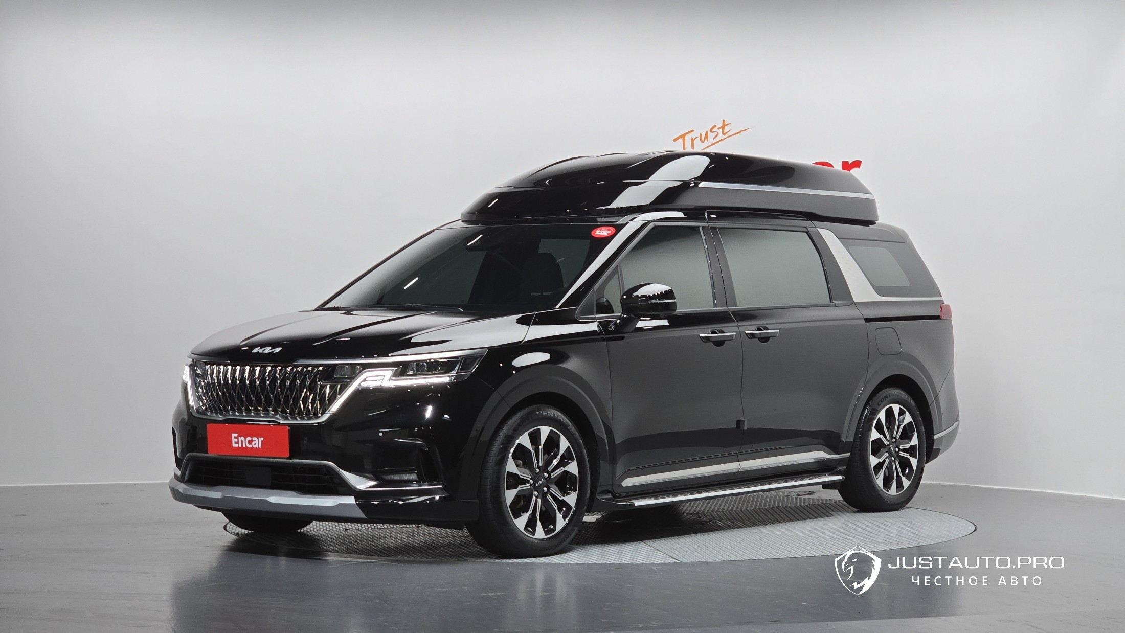 Автомобиль Kia Canival