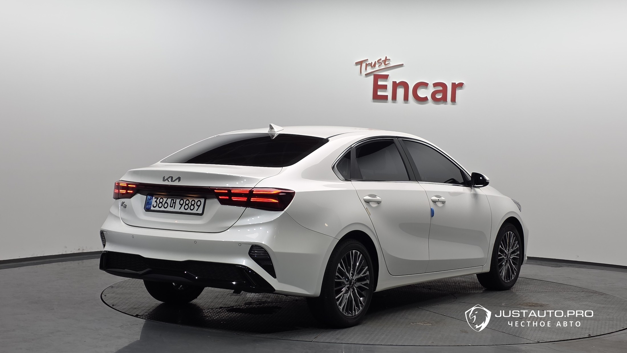 Автомобиль Kia K3