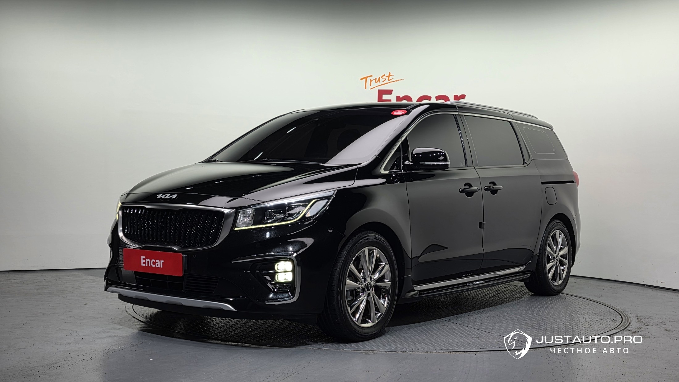 Автомобиль Kia Canival