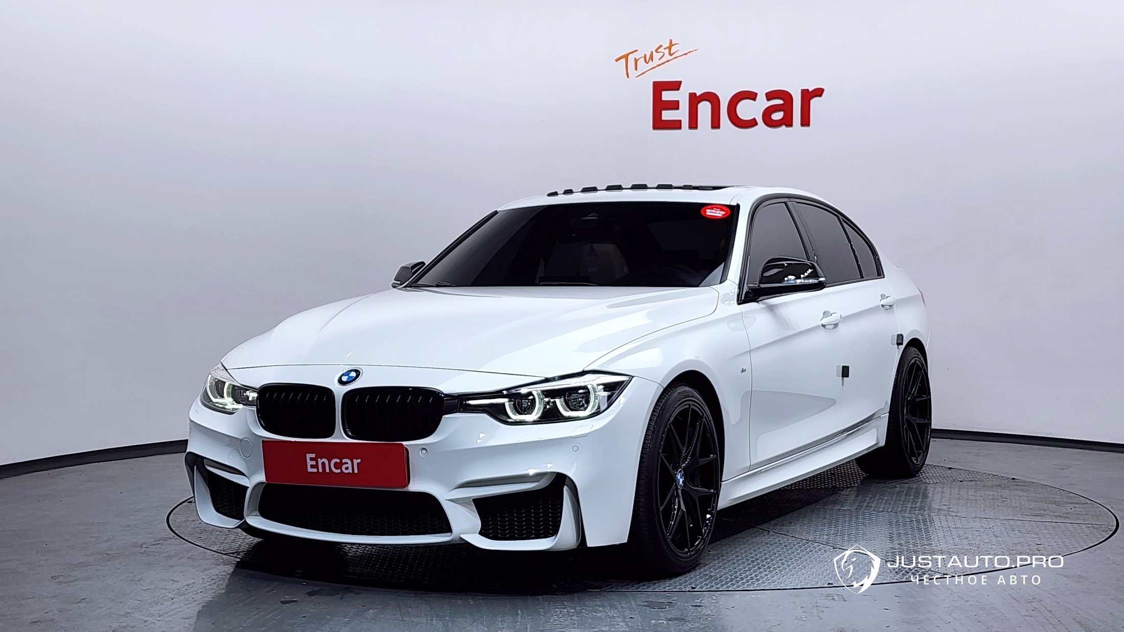 Автомобиль BMW 3-Series