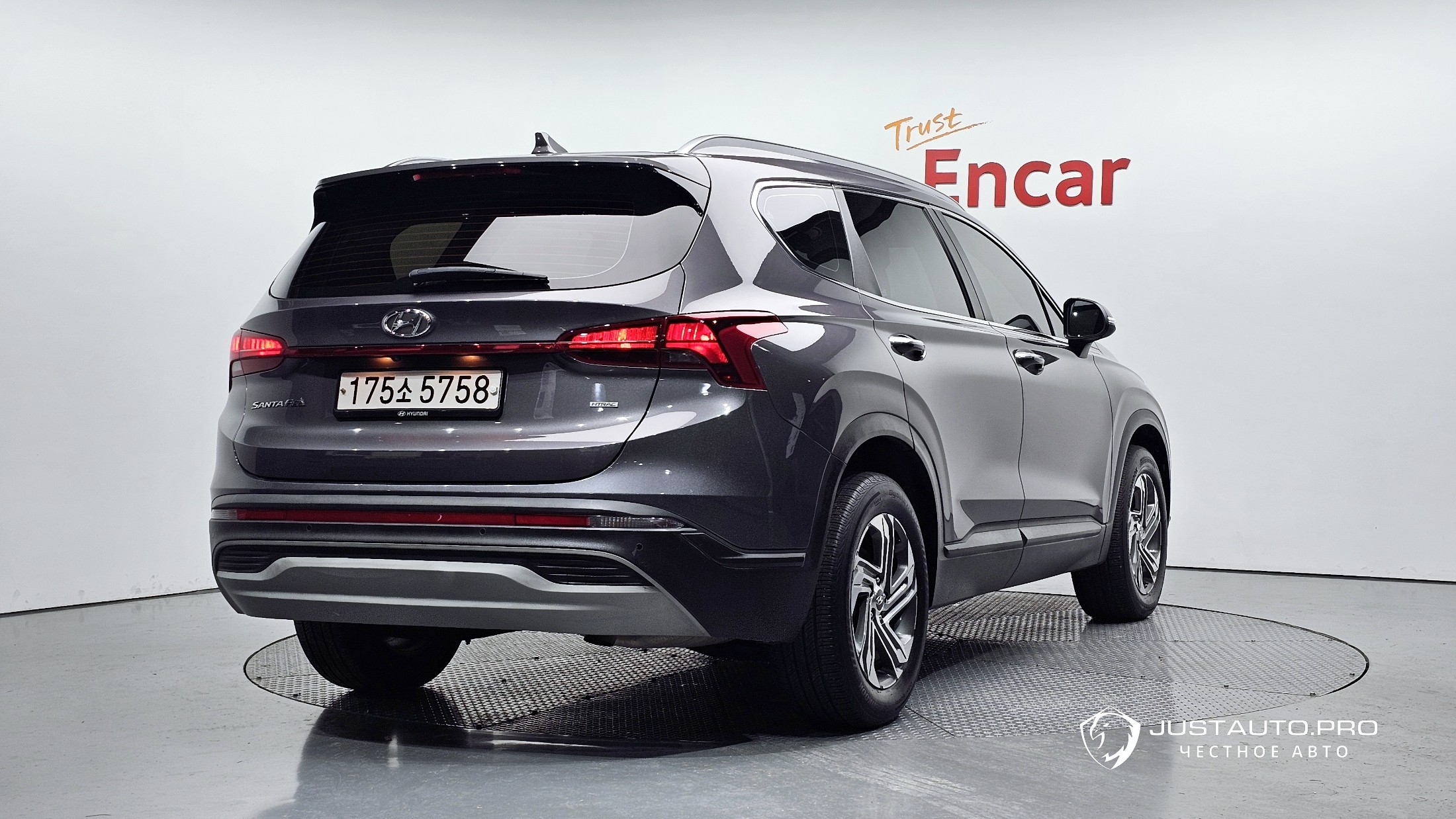 Автомобиль Hyundai Santafe