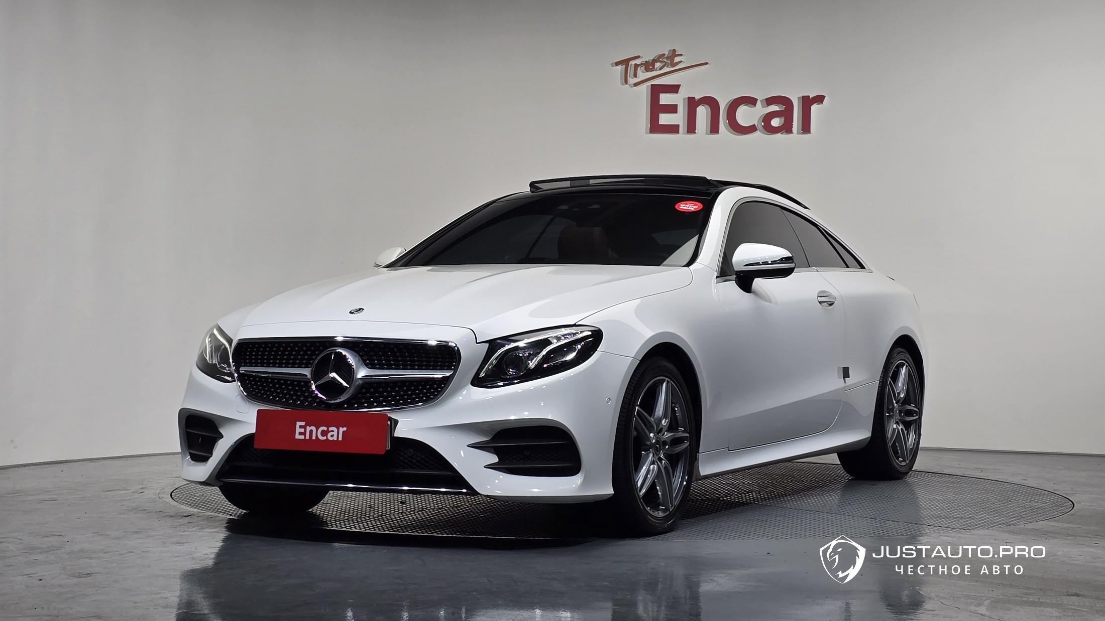 Автомобиль Mercedes-Benz E-Class