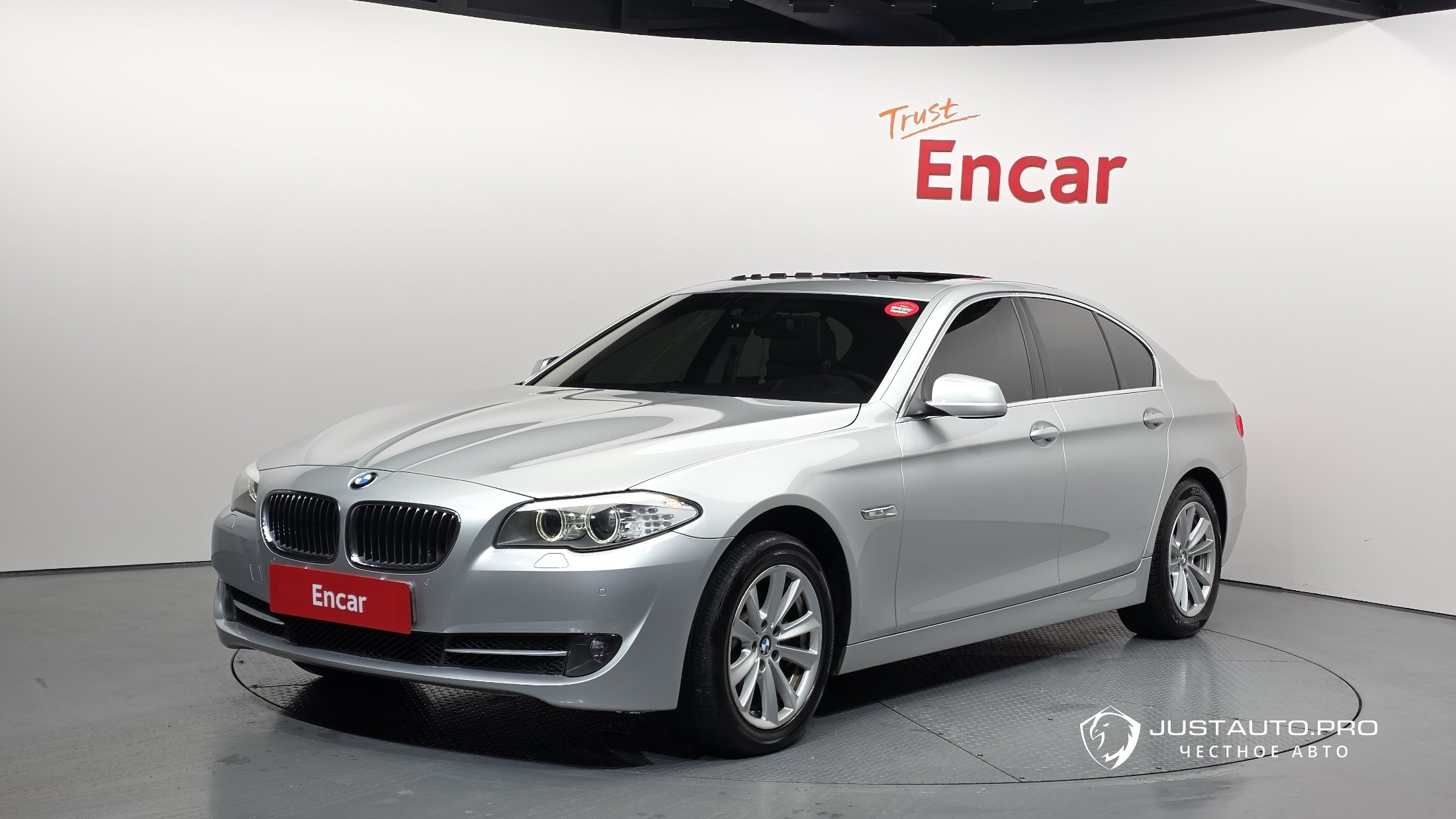 Автомобиль BMW 5-Series