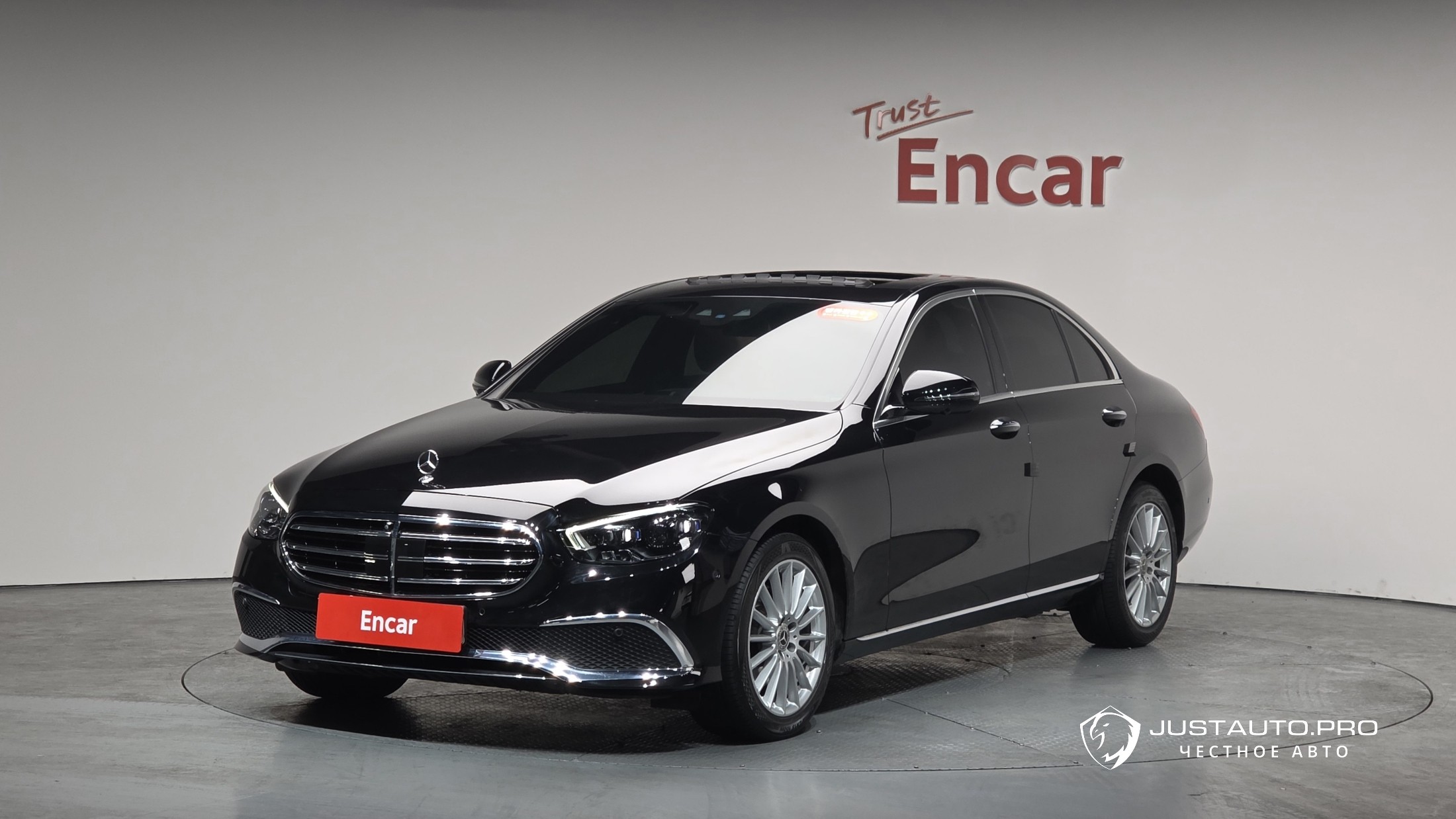 Автомобиль Mercedes-Benz E-Class