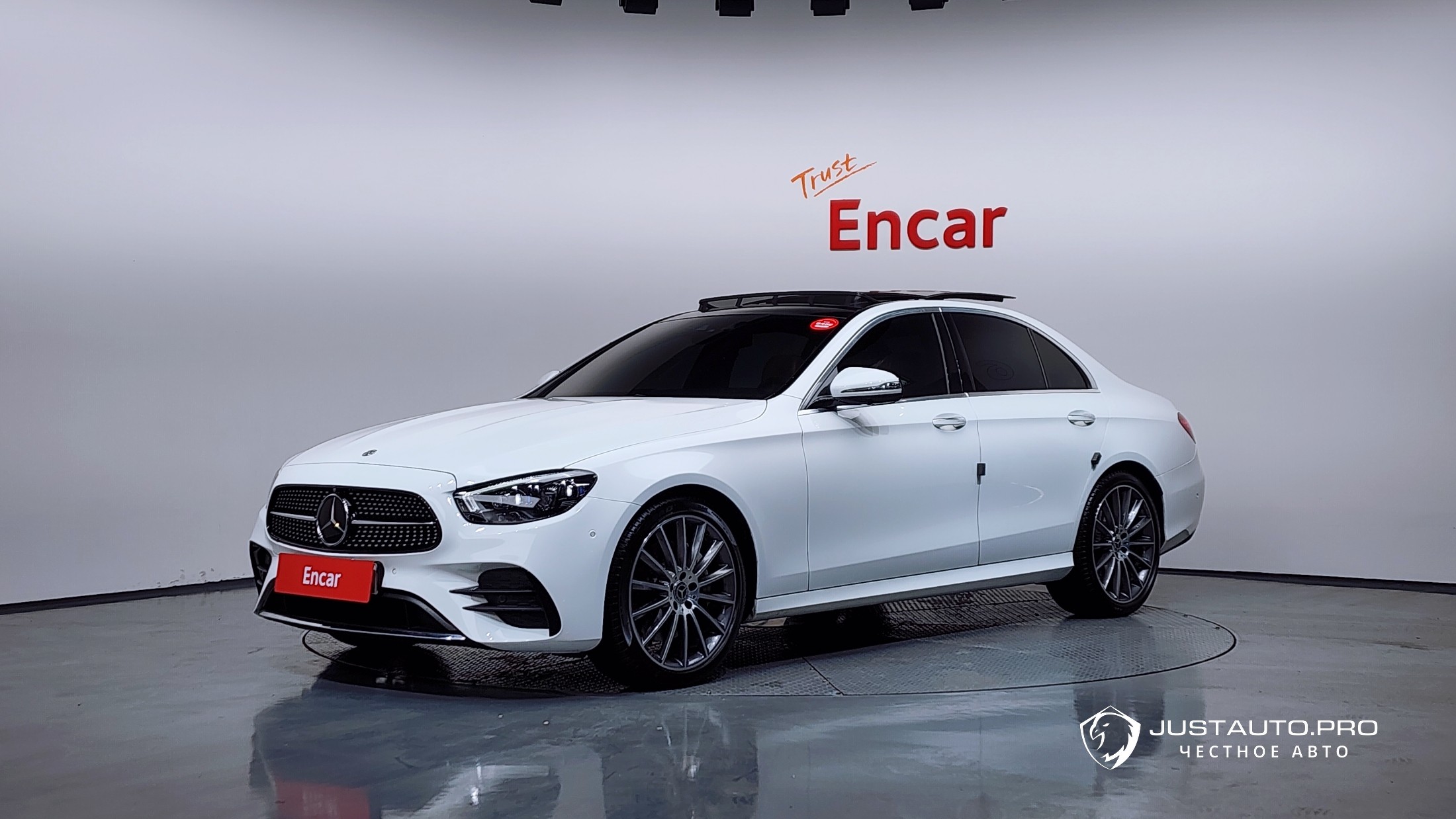 Автомобиль Mercedes-Benz E-Class
