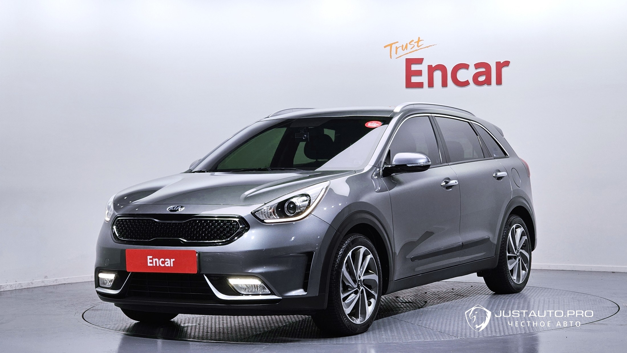 Автомобиль Kia Niro