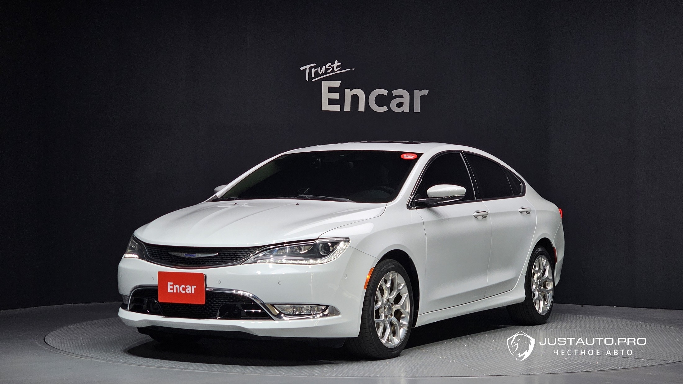 Автомобиль Chrysler 200