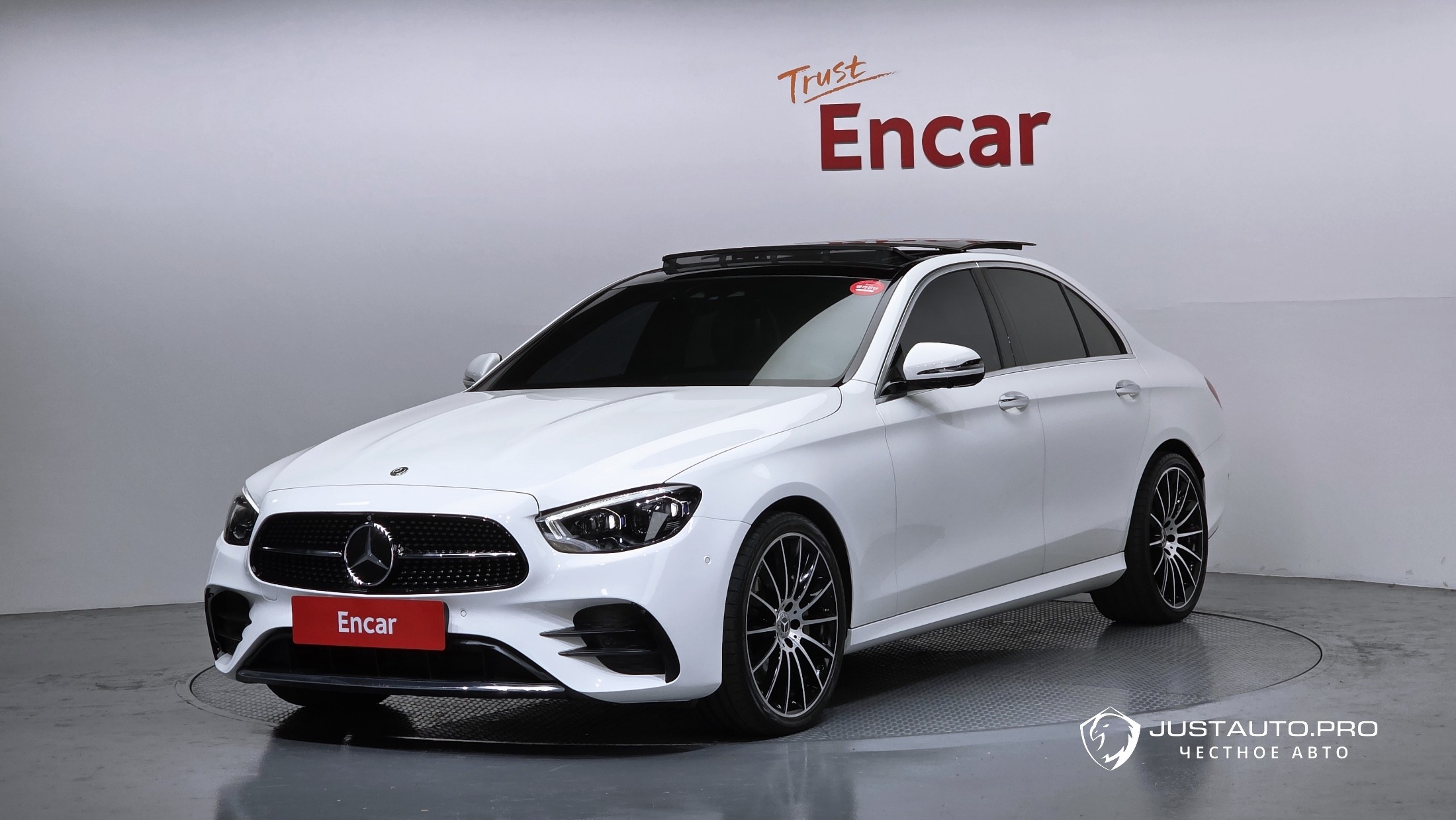 Автомобиль Mercedes-Benz E-Class