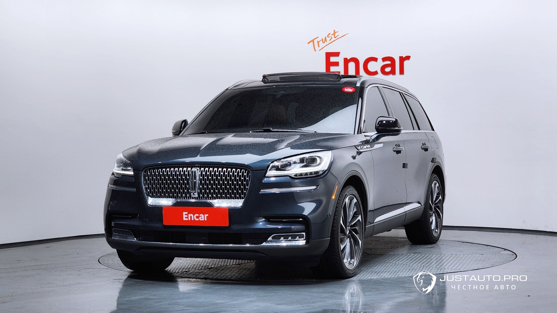 Автомобиль Lincoln Aviator