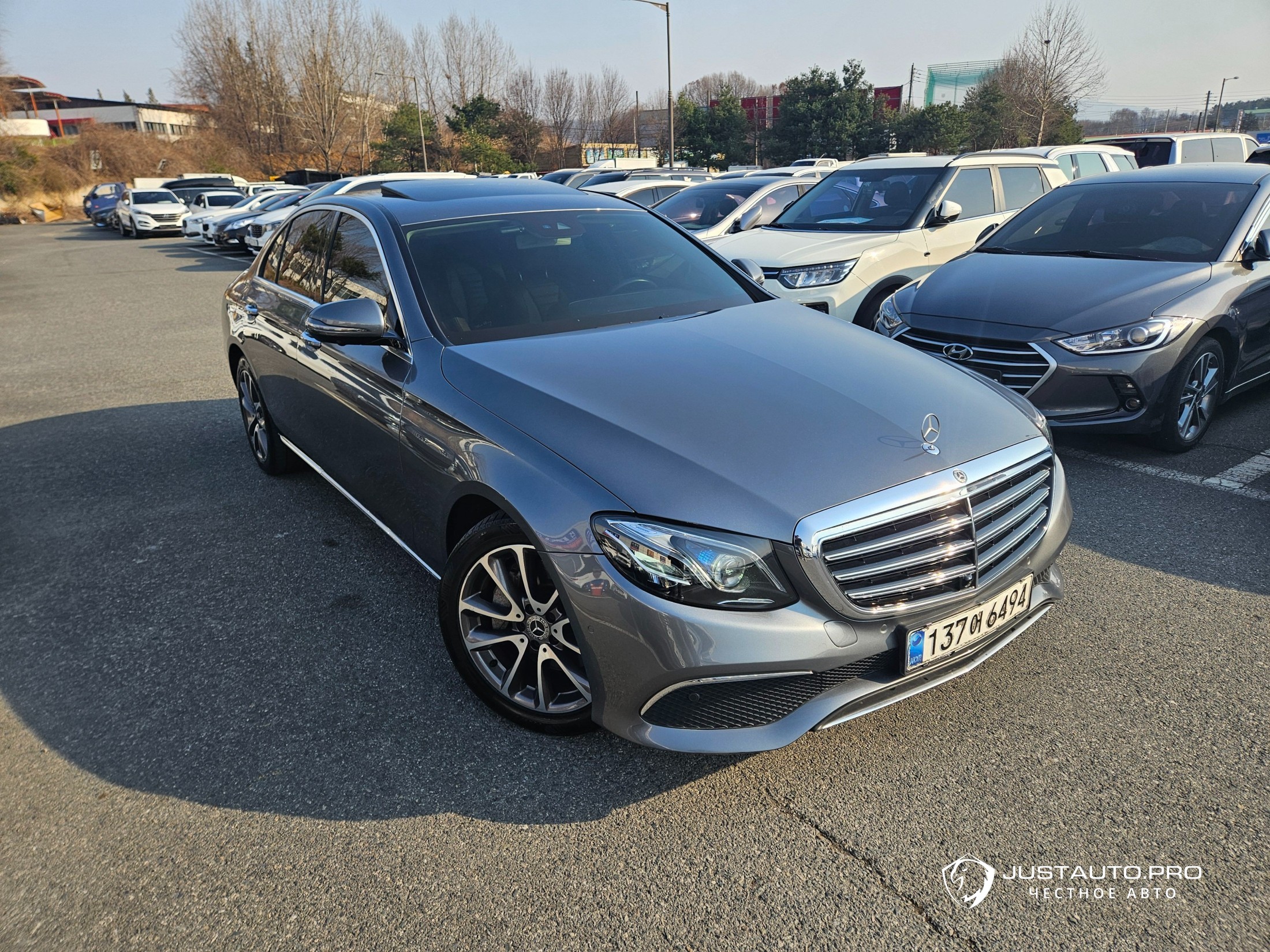 Автомобиль Mercedes-Benz E-Class