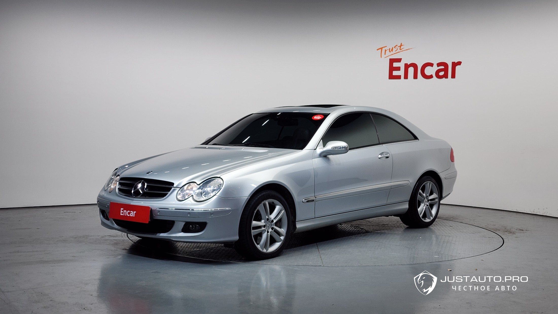 Автомобиль Mercedes-Benz CLK-Class