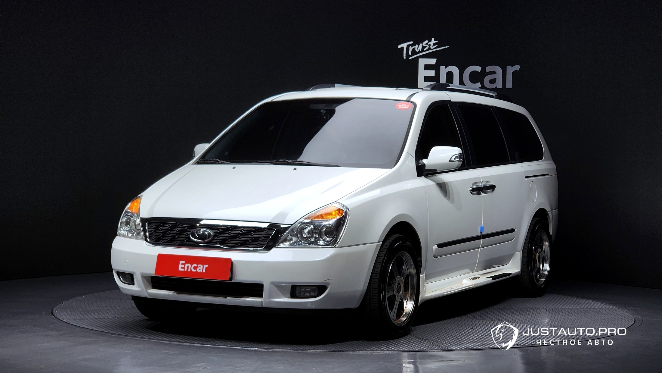 Автомобиль Kia Canival