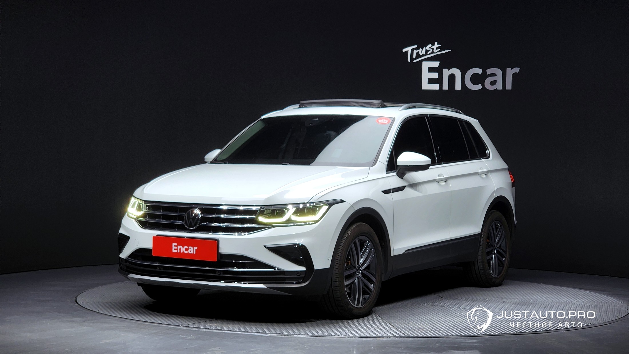 Автомобиль Volkswagen Tiguan
