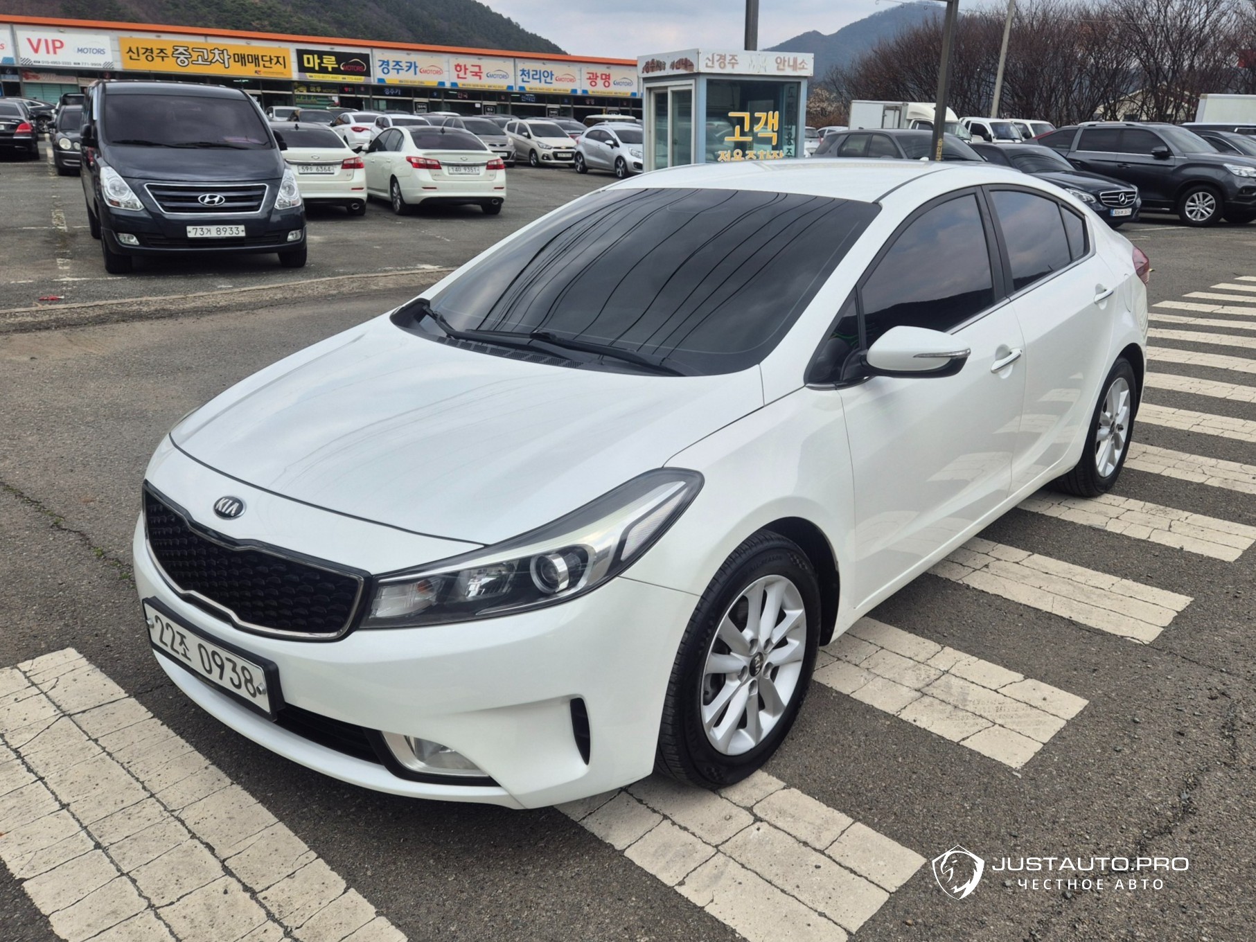 Автомобиль Kia K3