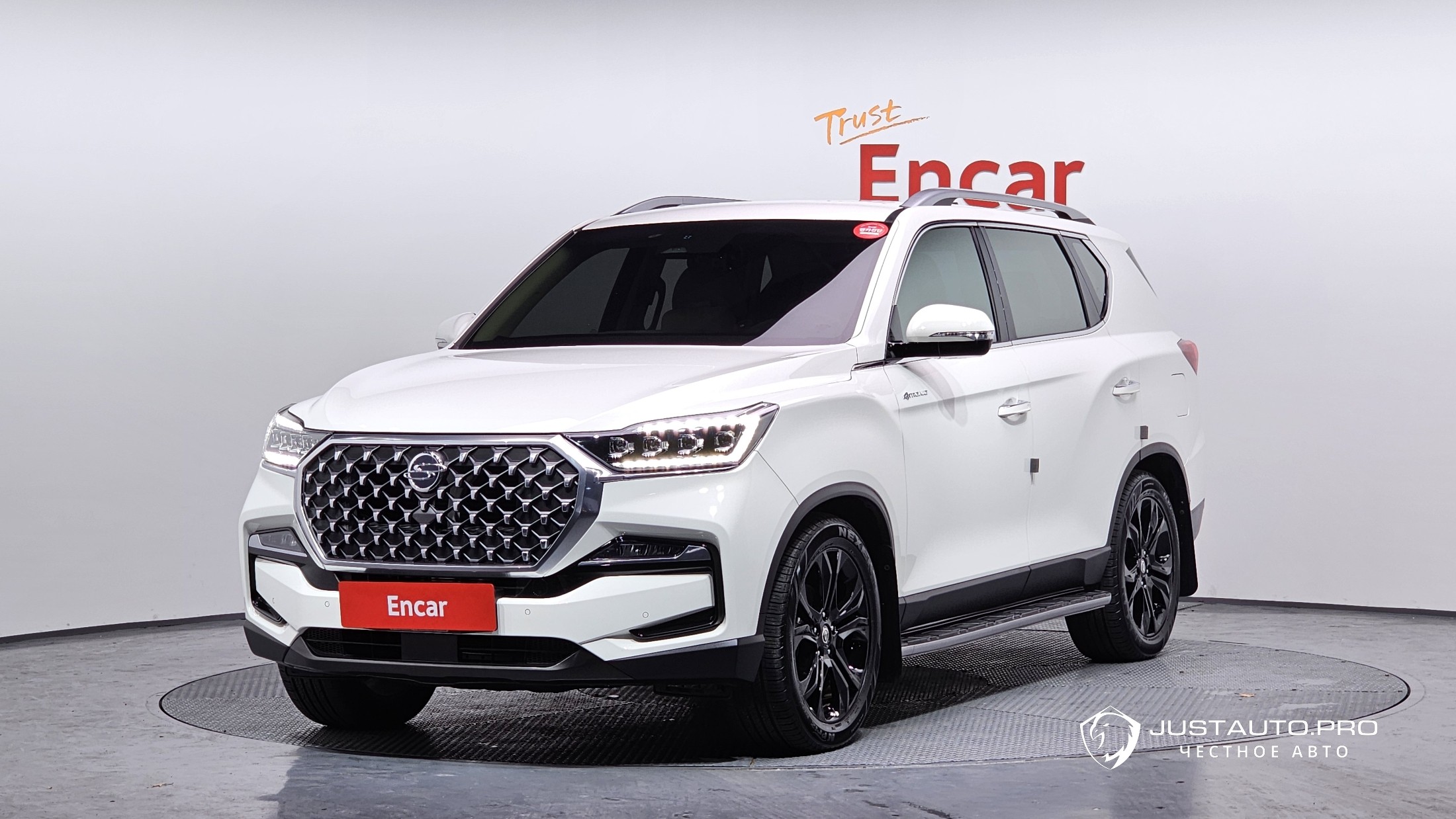 Автомобиль KG_Mobility_Ssangyong Rexton