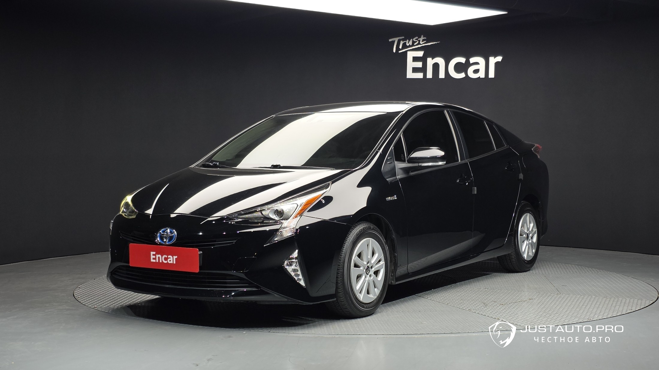 Автомобиль Toyota Prius