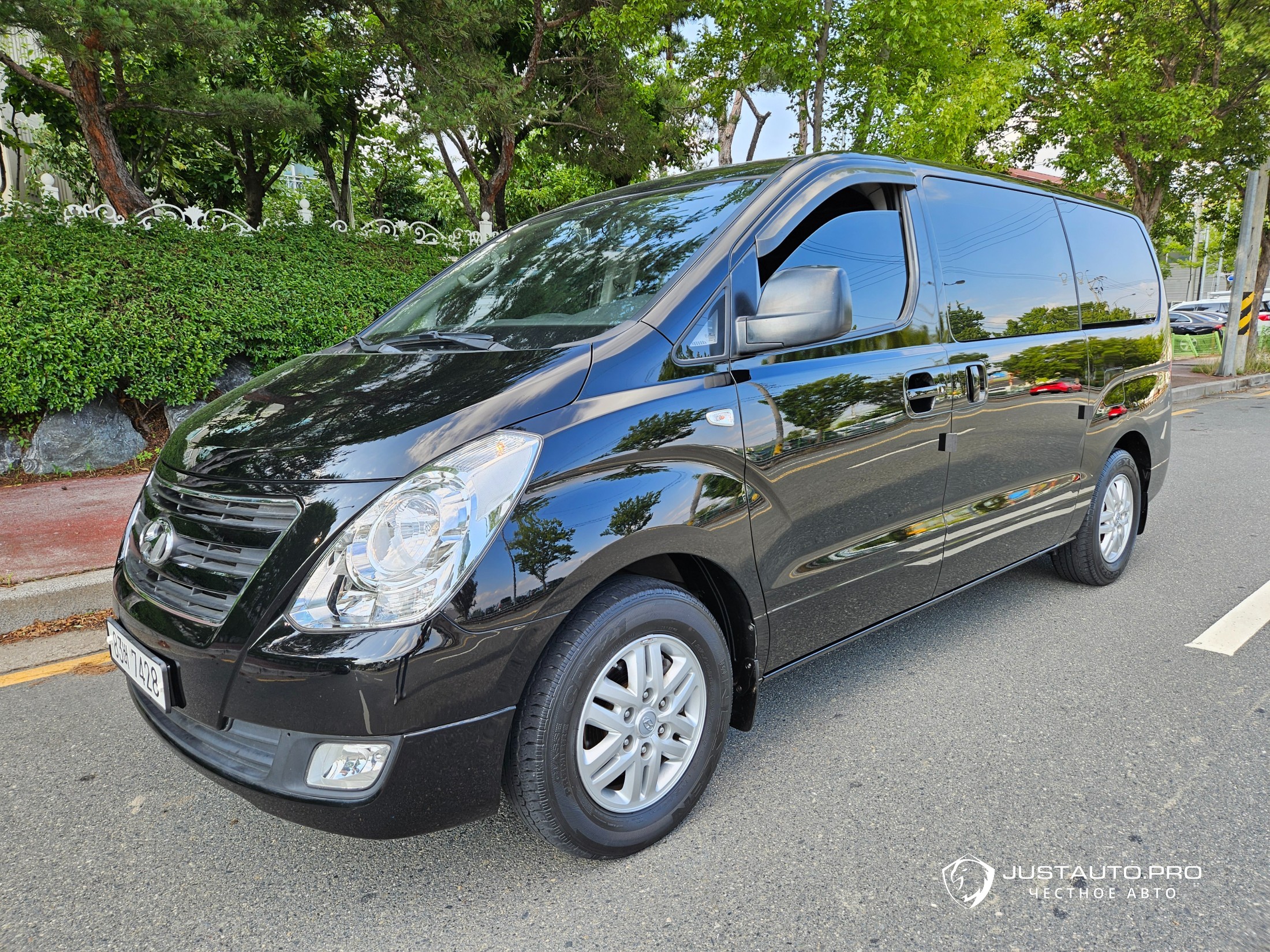 Автомобиль Hyundai Starex