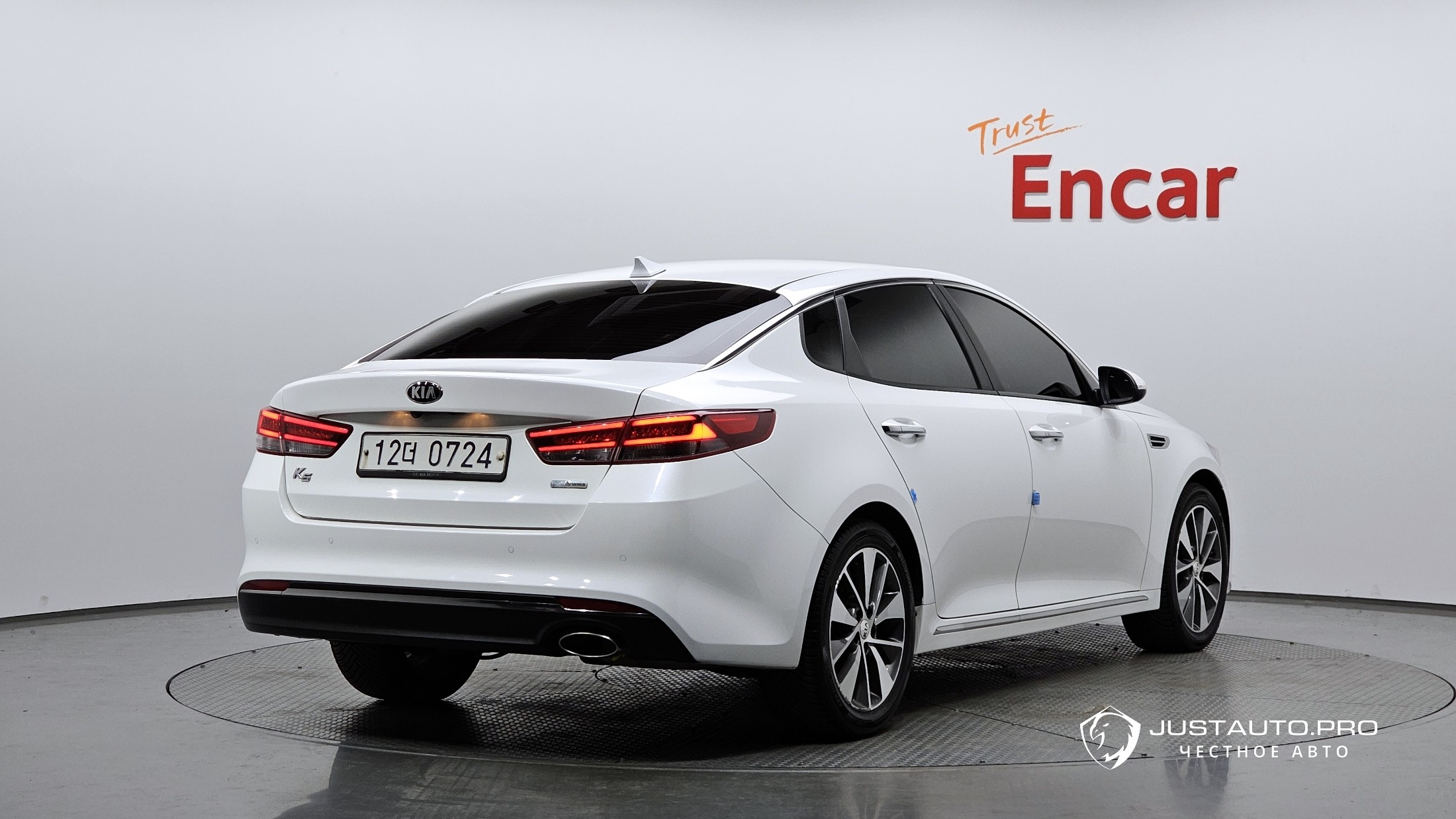 Автомобиль Kia K5